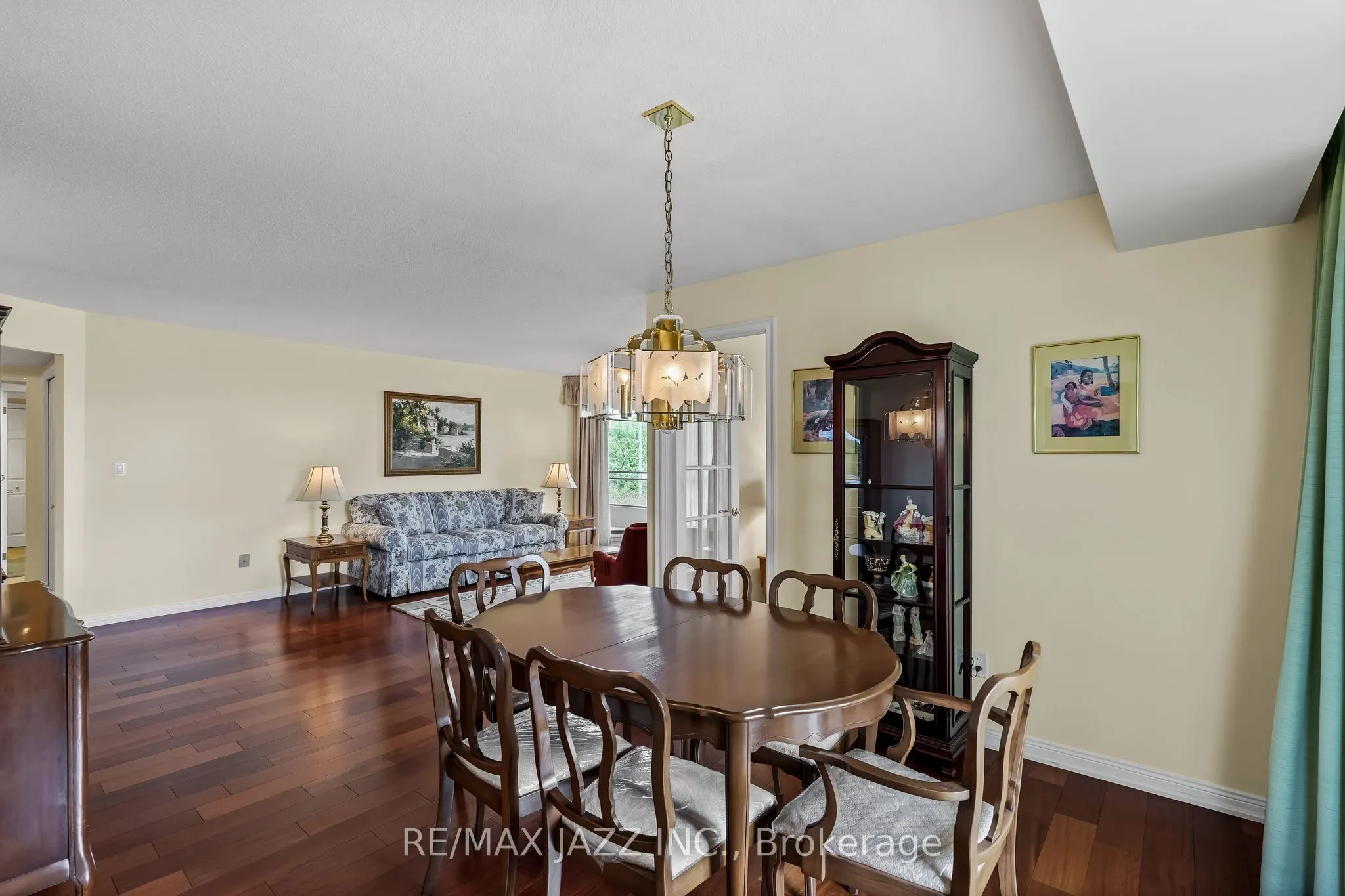 900 Wilson Road N, #404