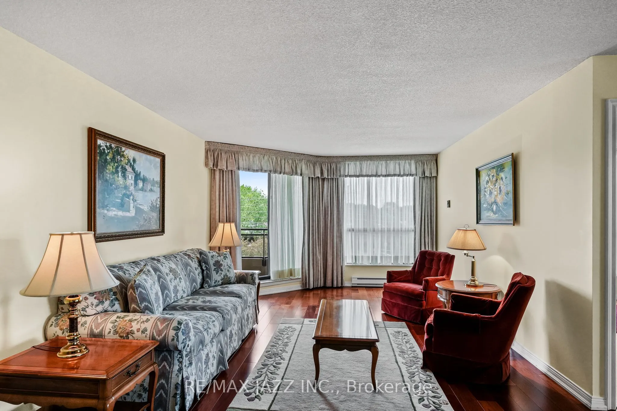 900 Wilson Road N, #404