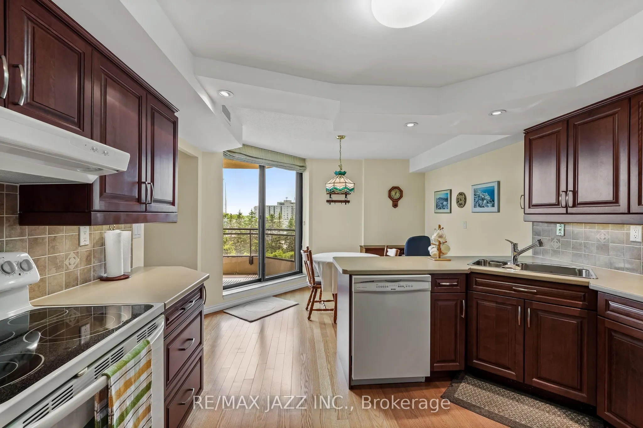 900 Wilson Road N, #404