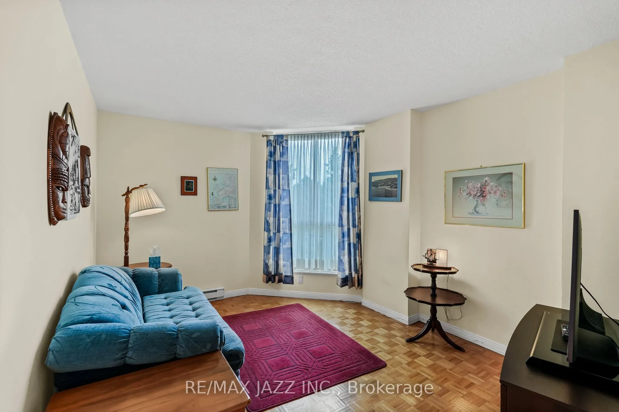 900 Wilson Road N, #404