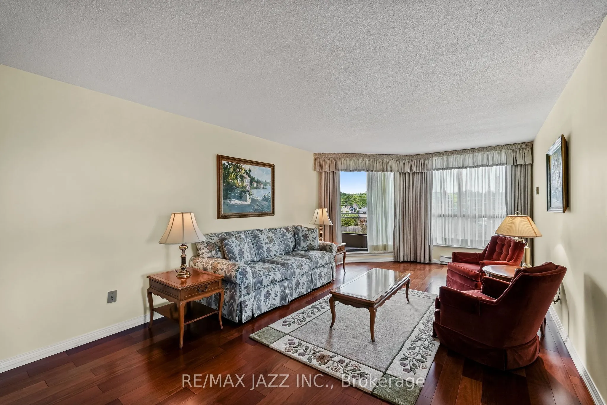 900 Wilson Road N, #404