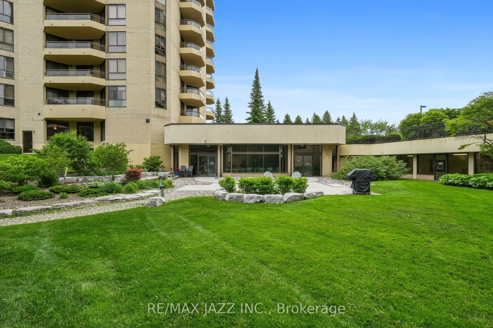 900 Wilson Road N, #404