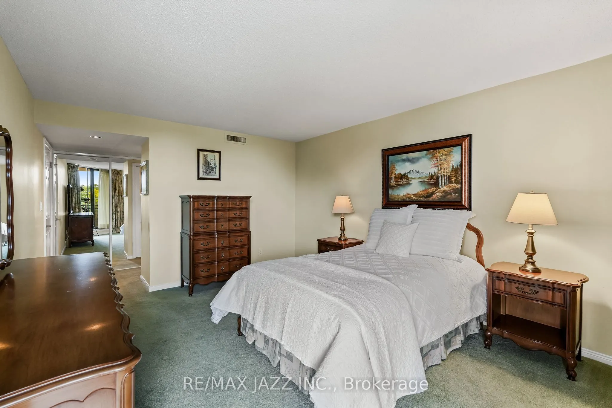 900 Wilson Road N, #404