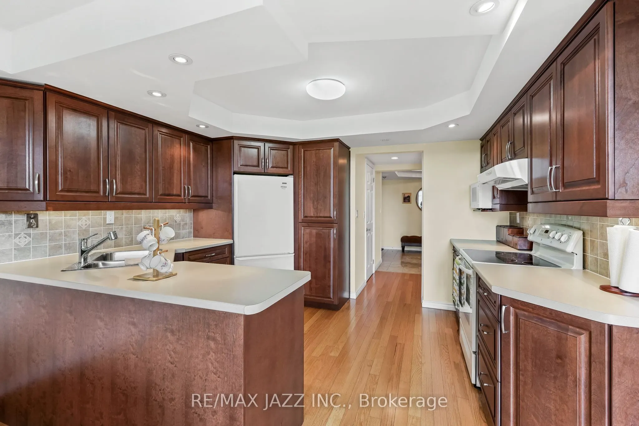 900 Wilson Road N, #404