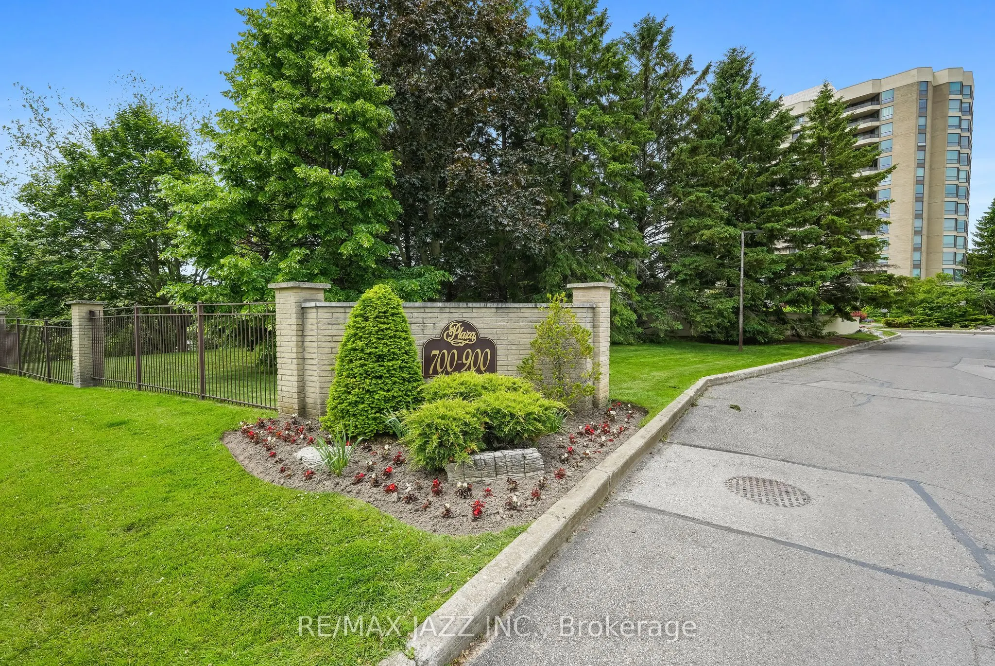 900 Wilson Road N, #404