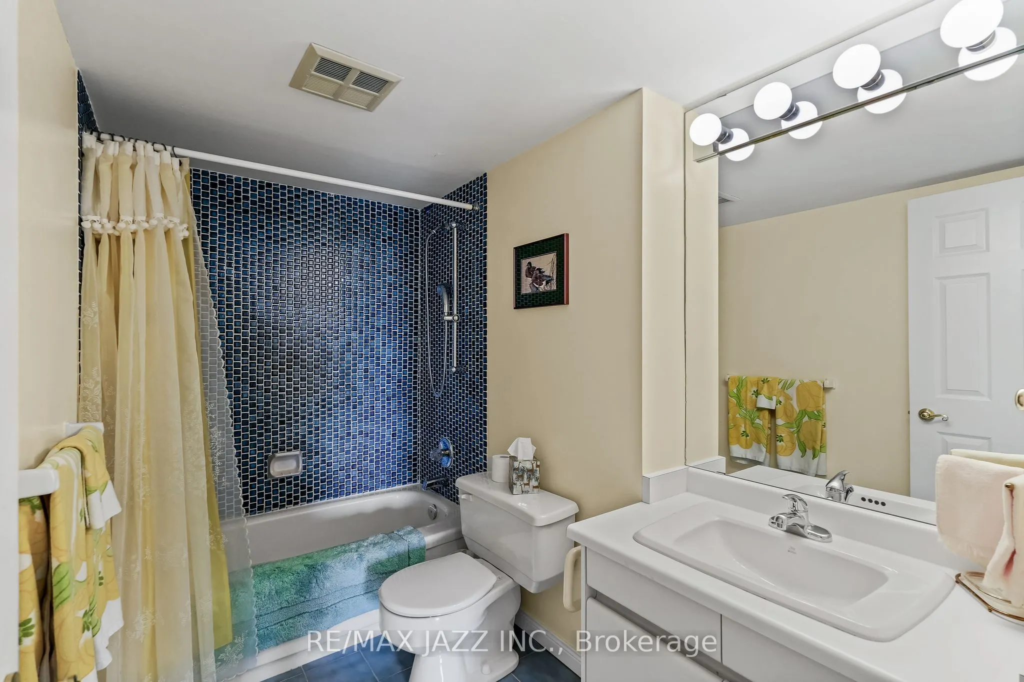 900 Wilson Road N, #404
