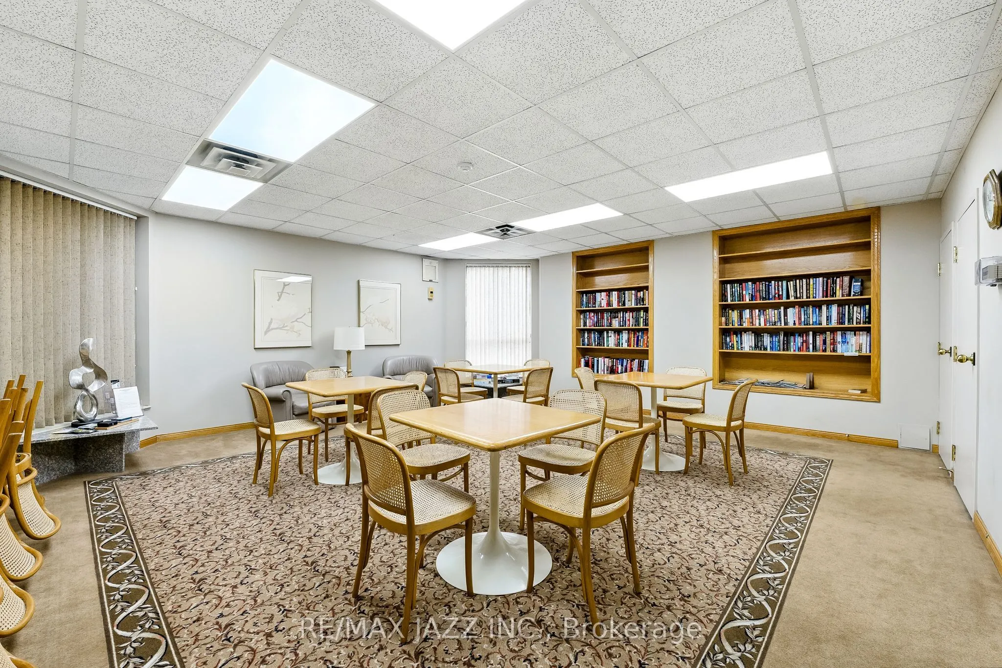 900 Wilson Road N, #404