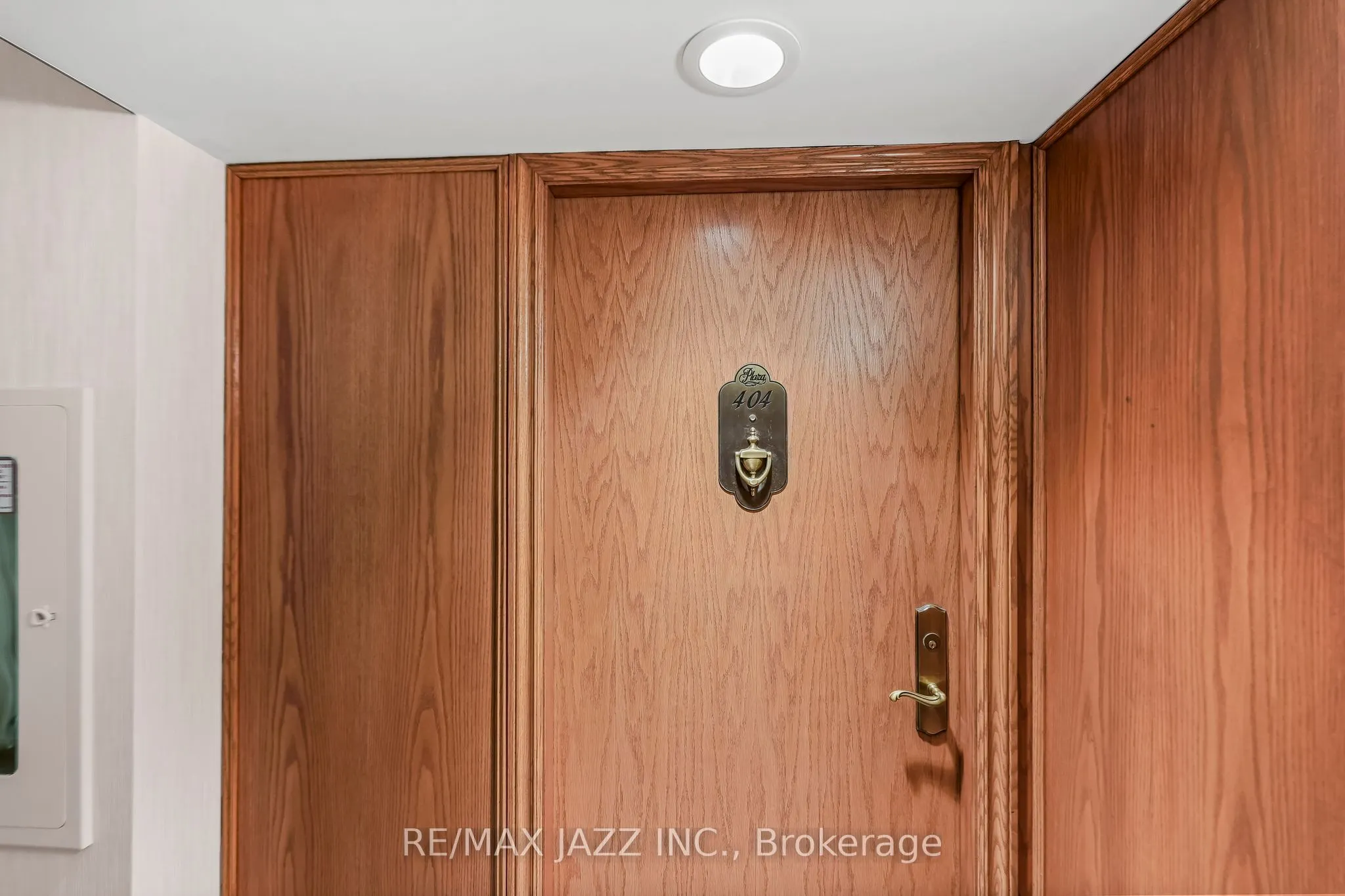 900 Wilson Road N, #404