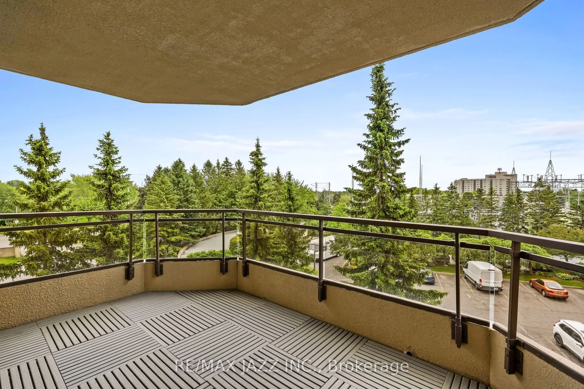 900 Wilson Road N, #404