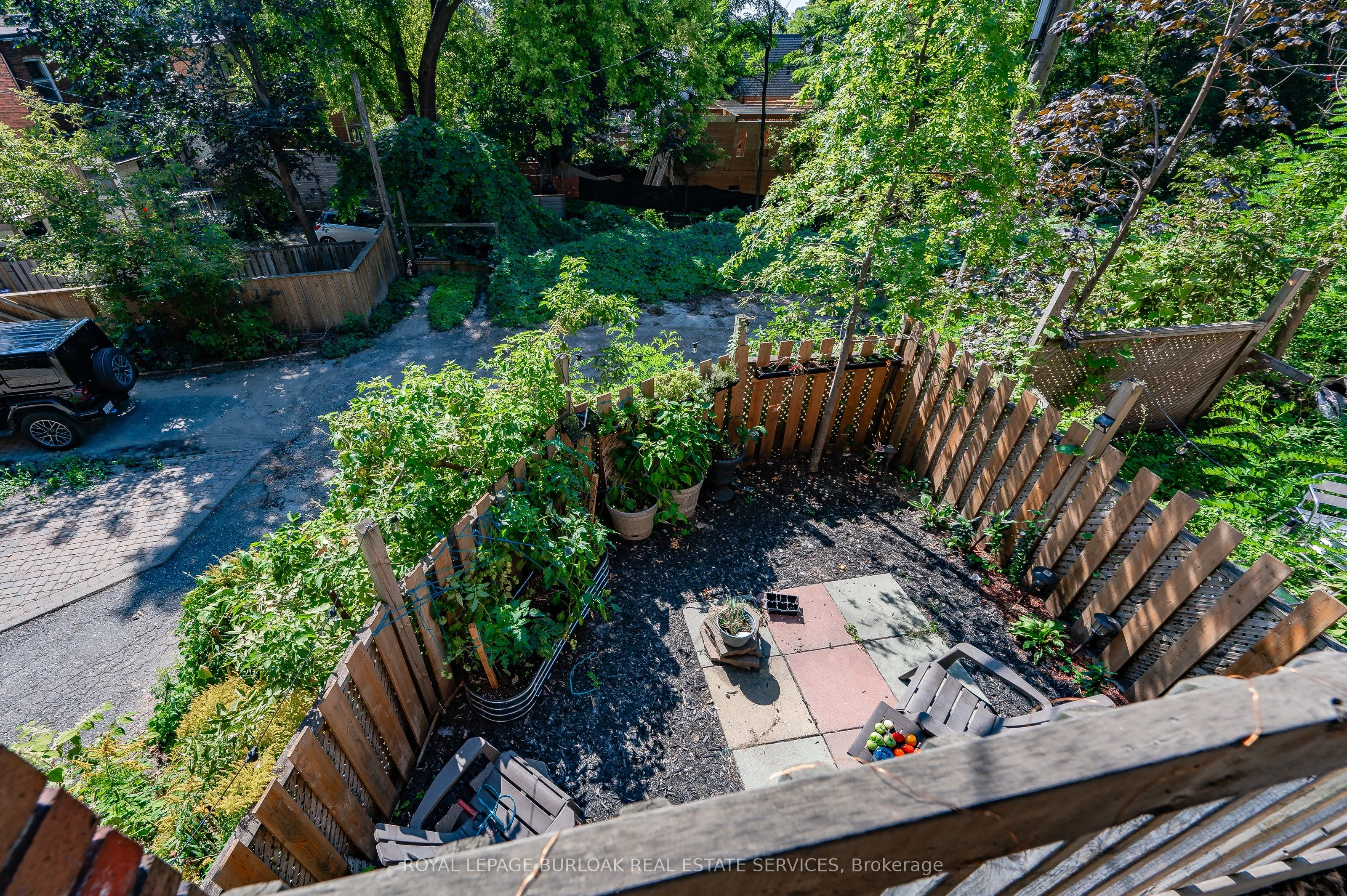 527 Kingston Road