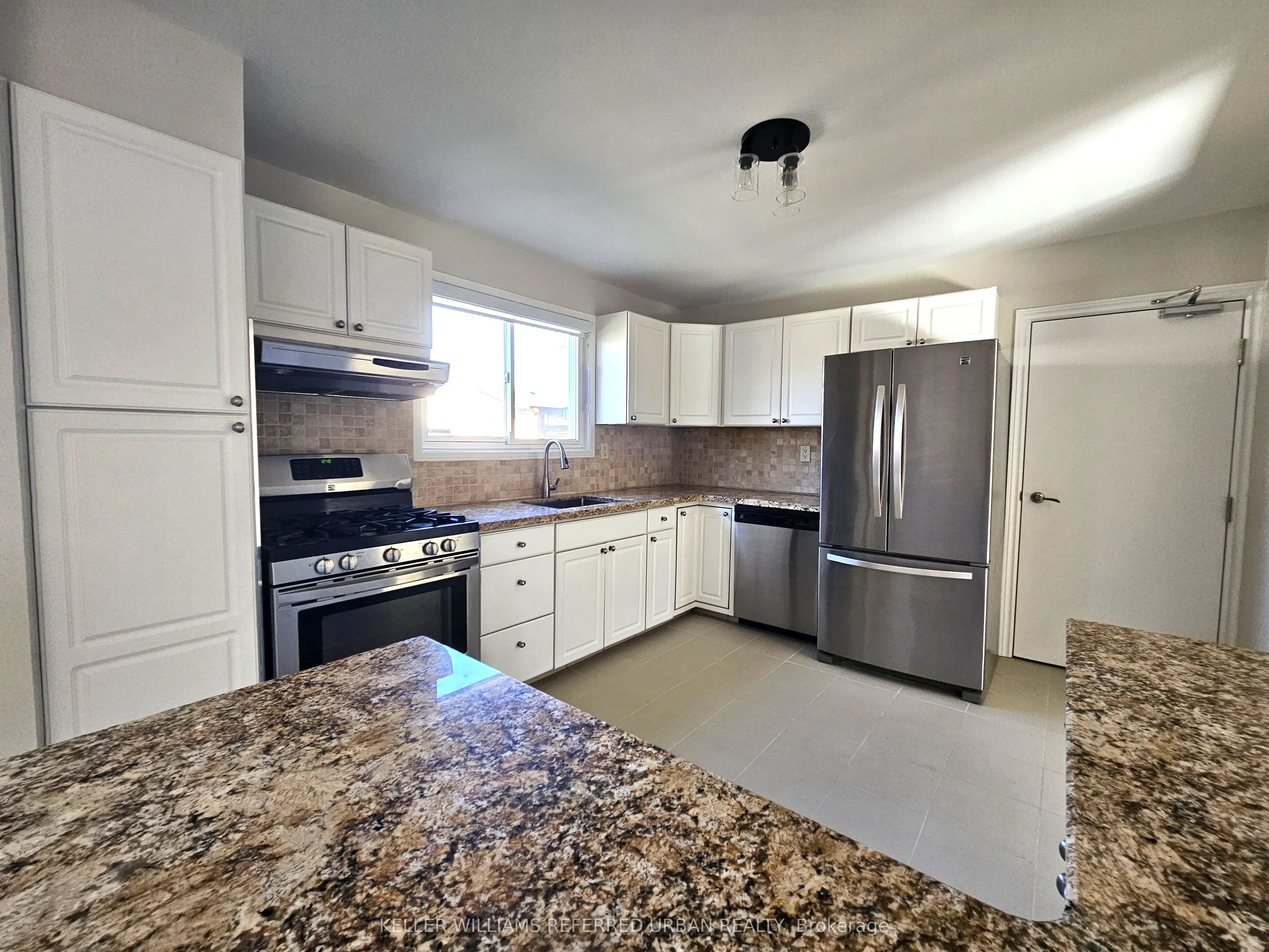 976 Timmins Gardens, #Main