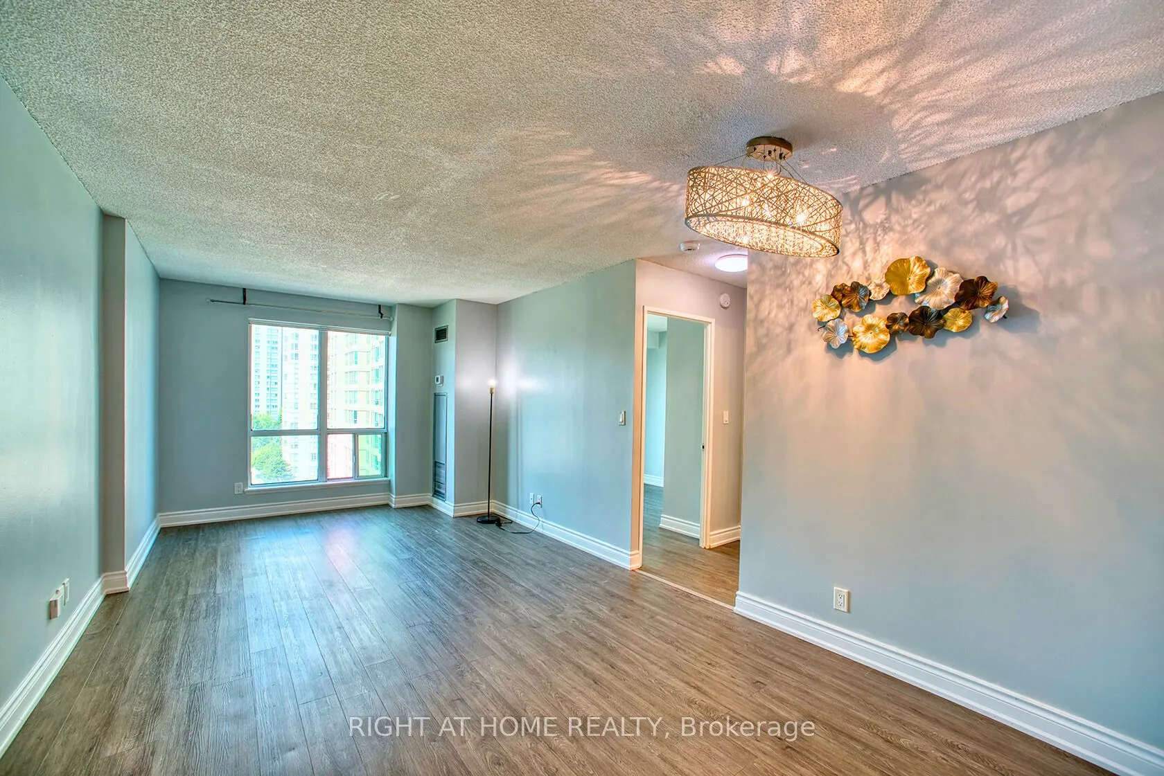 8 Lee Centre Drive #913