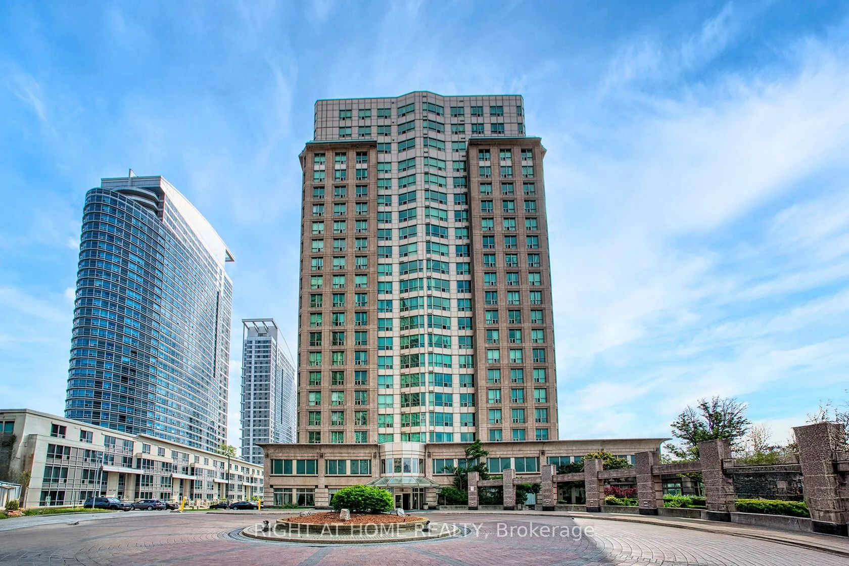 8 Lee Centre Drive #913