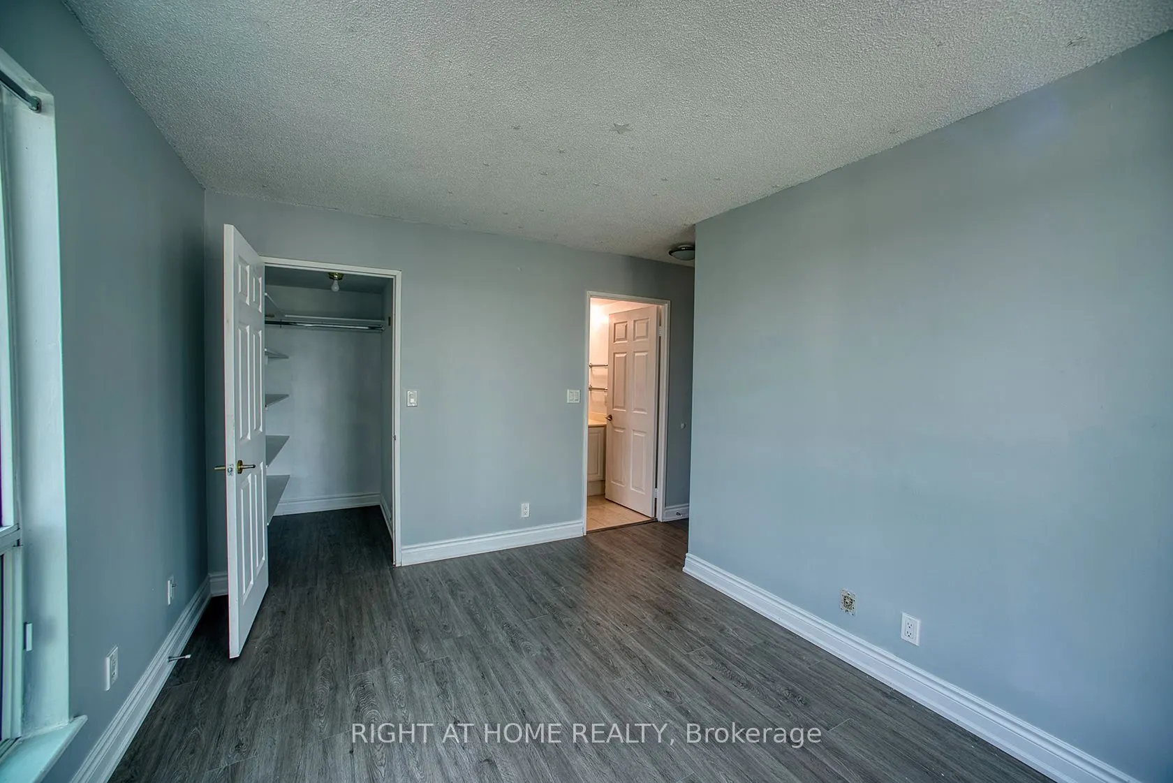 8 Lee Centre Drive #913