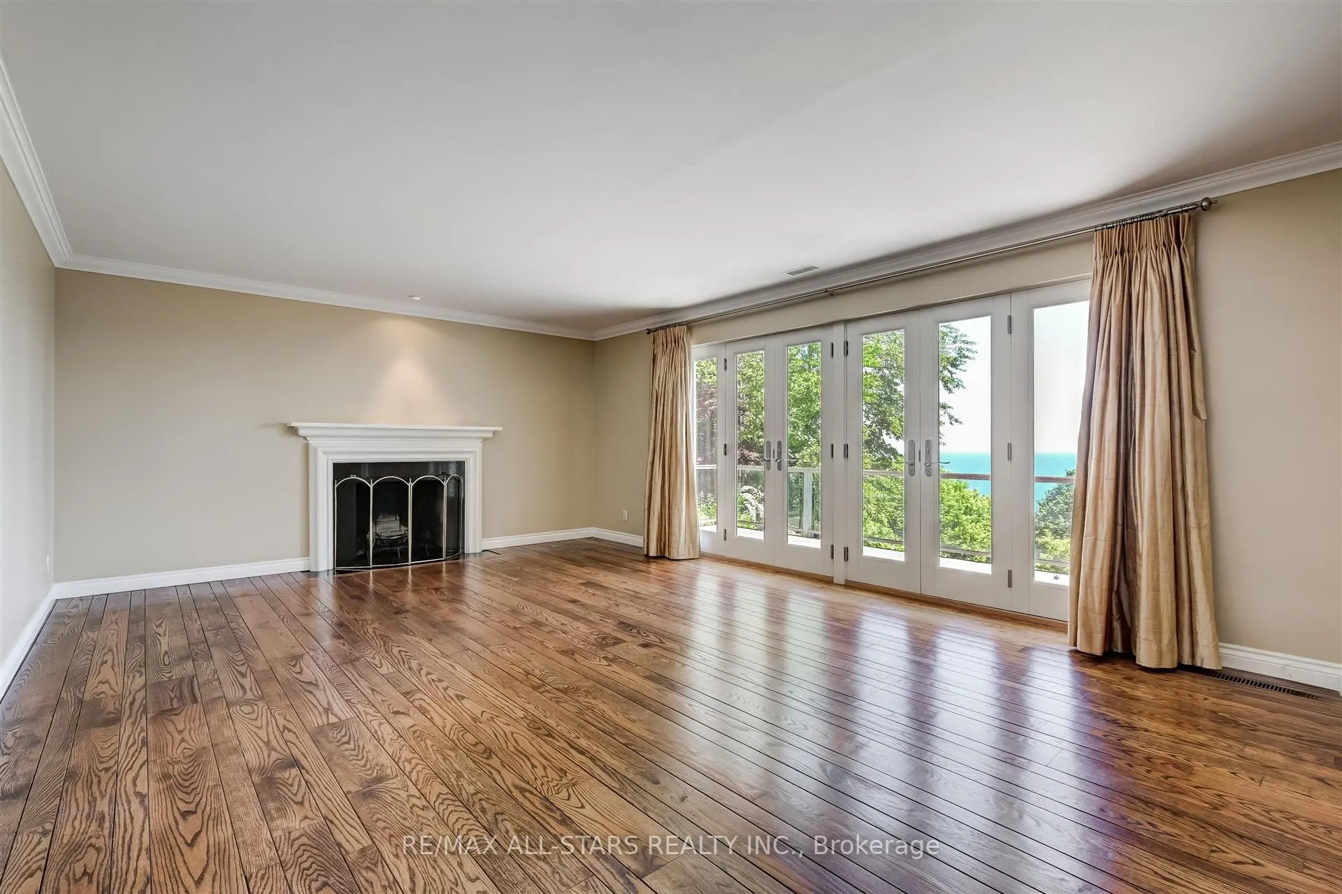 5 Hill Crescent