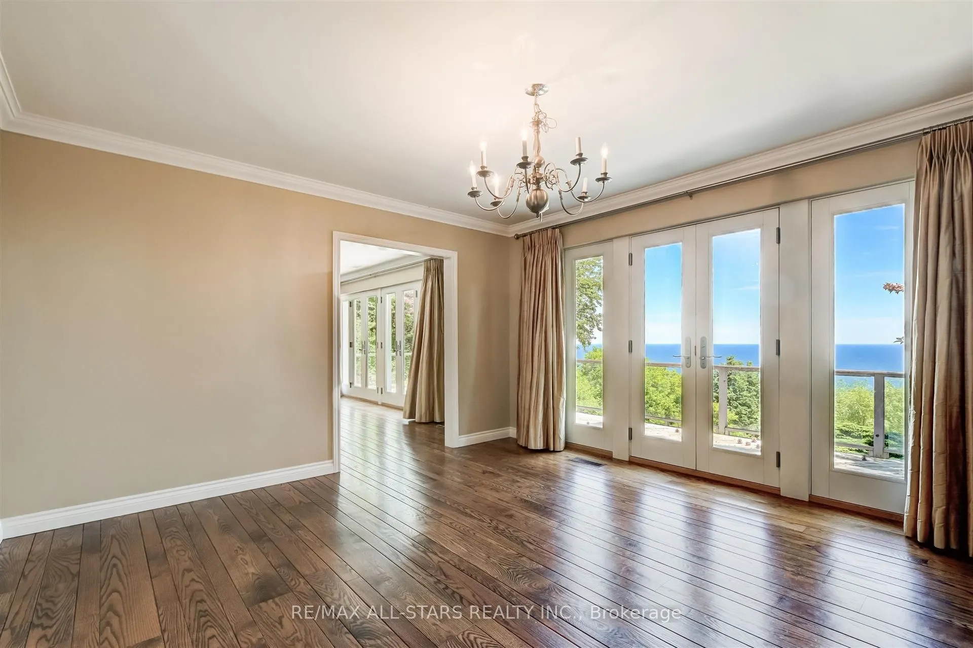 5 Hill Crescent