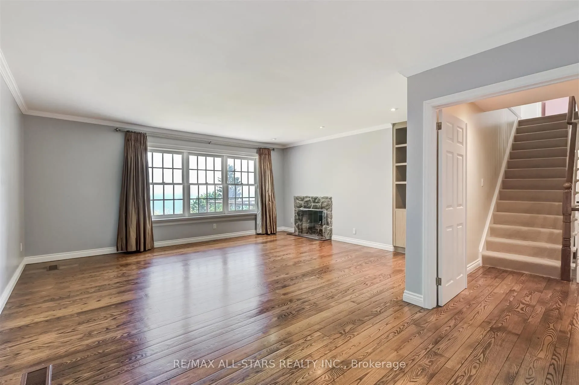 5 Hill Crescent