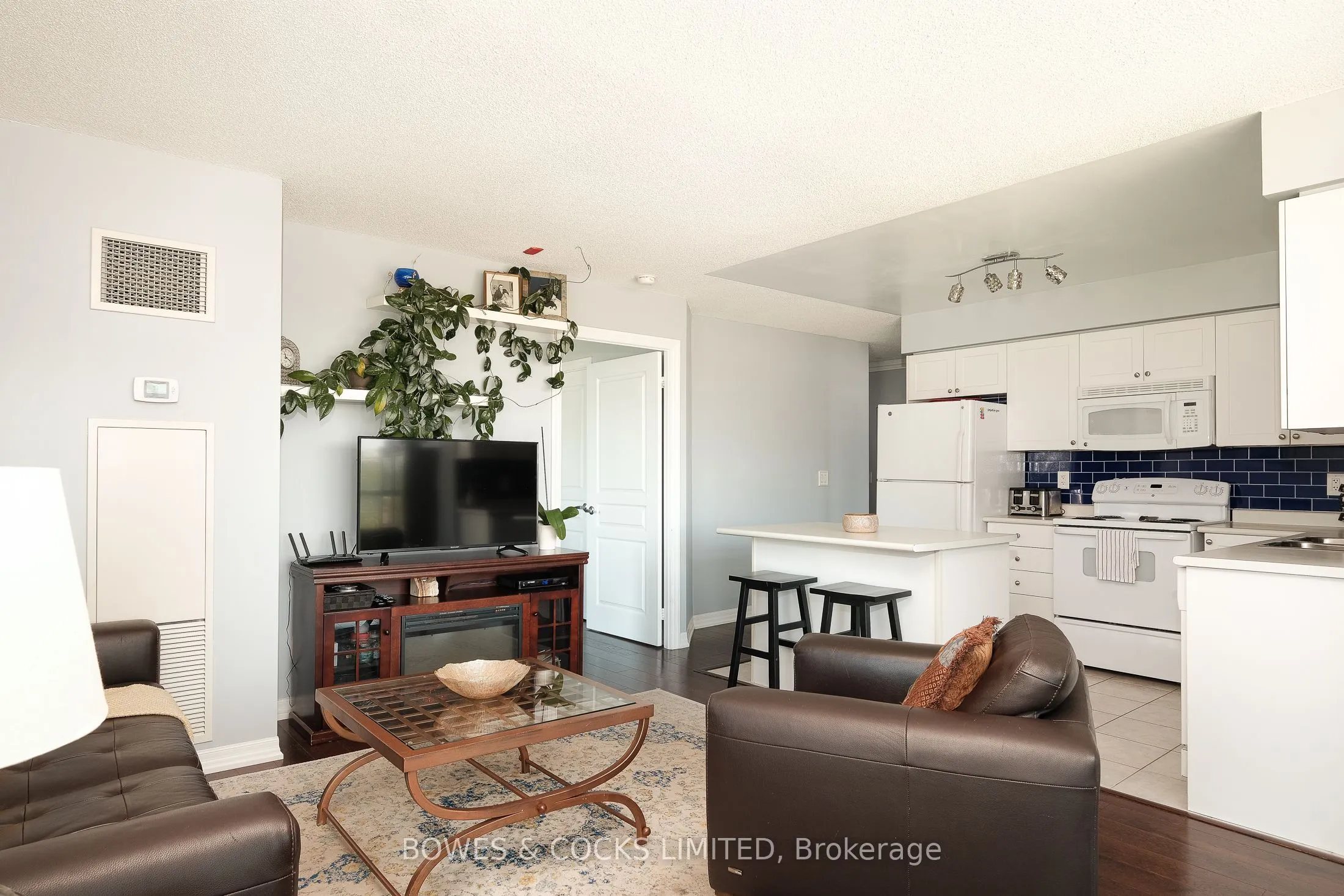 1600 Charles Street, #411