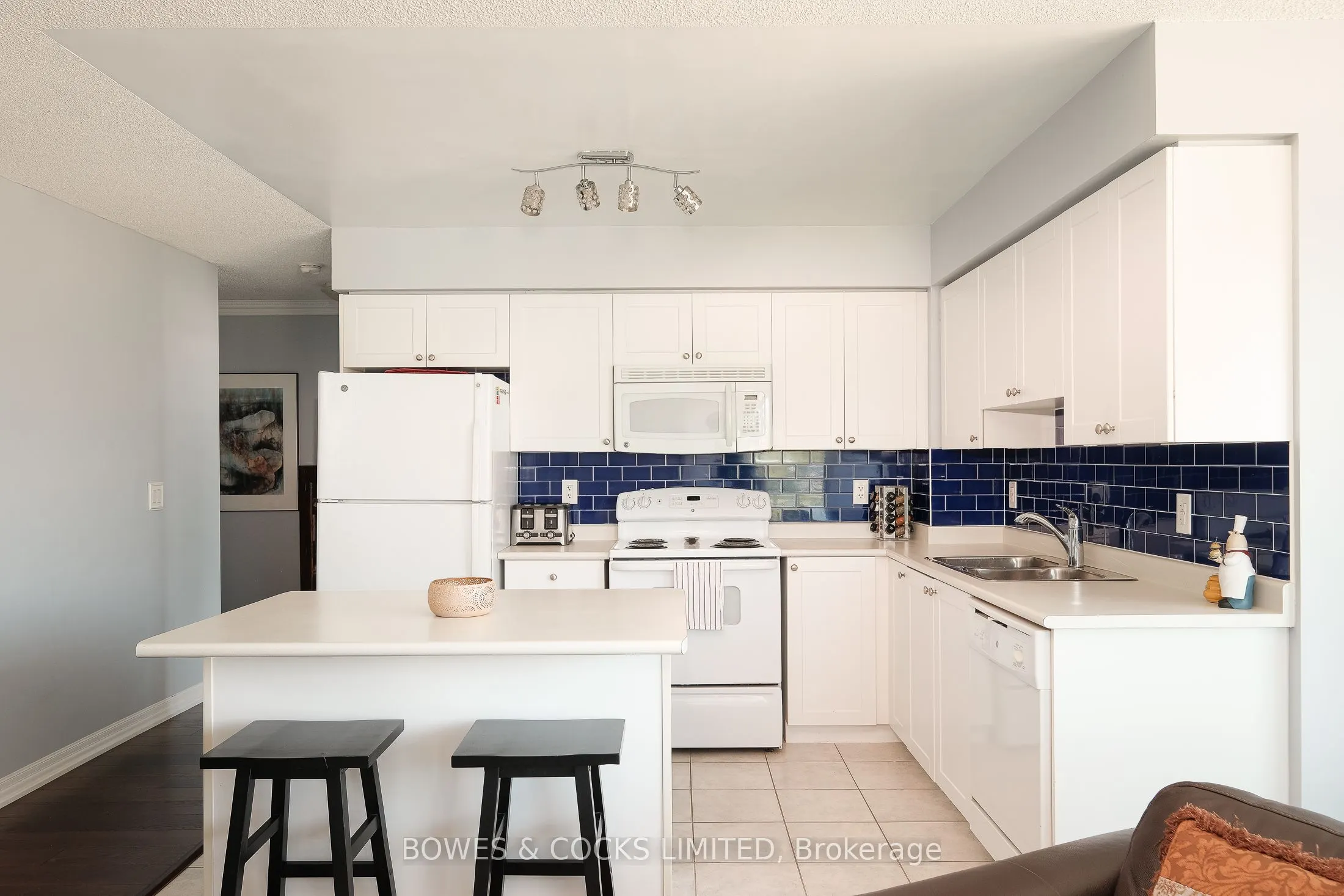 1600 Charles Street, #411