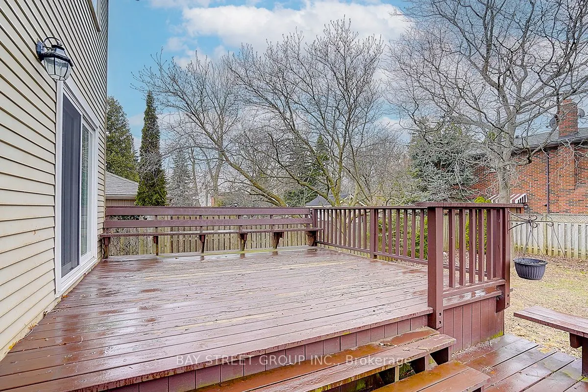 6 Larwood Boulevard