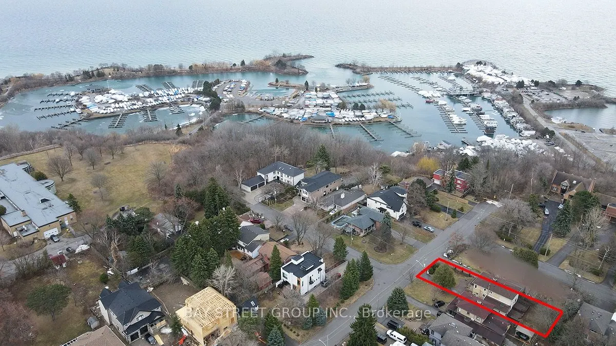 6 Larwood Boulevard