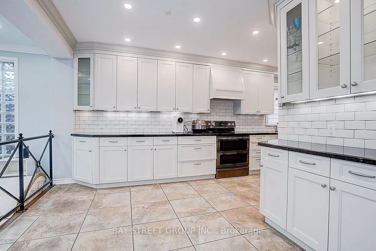 6 Larwood Boulevard