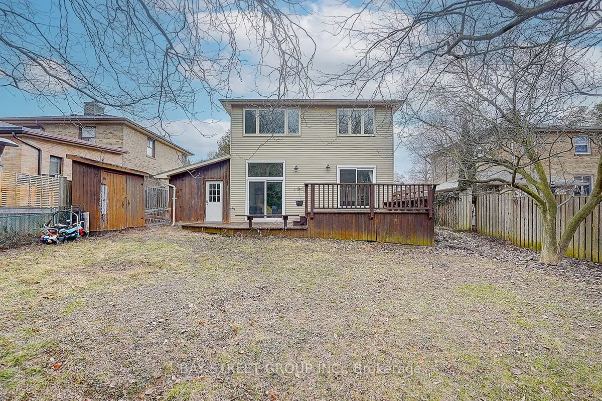 6 Larwood Boulevard