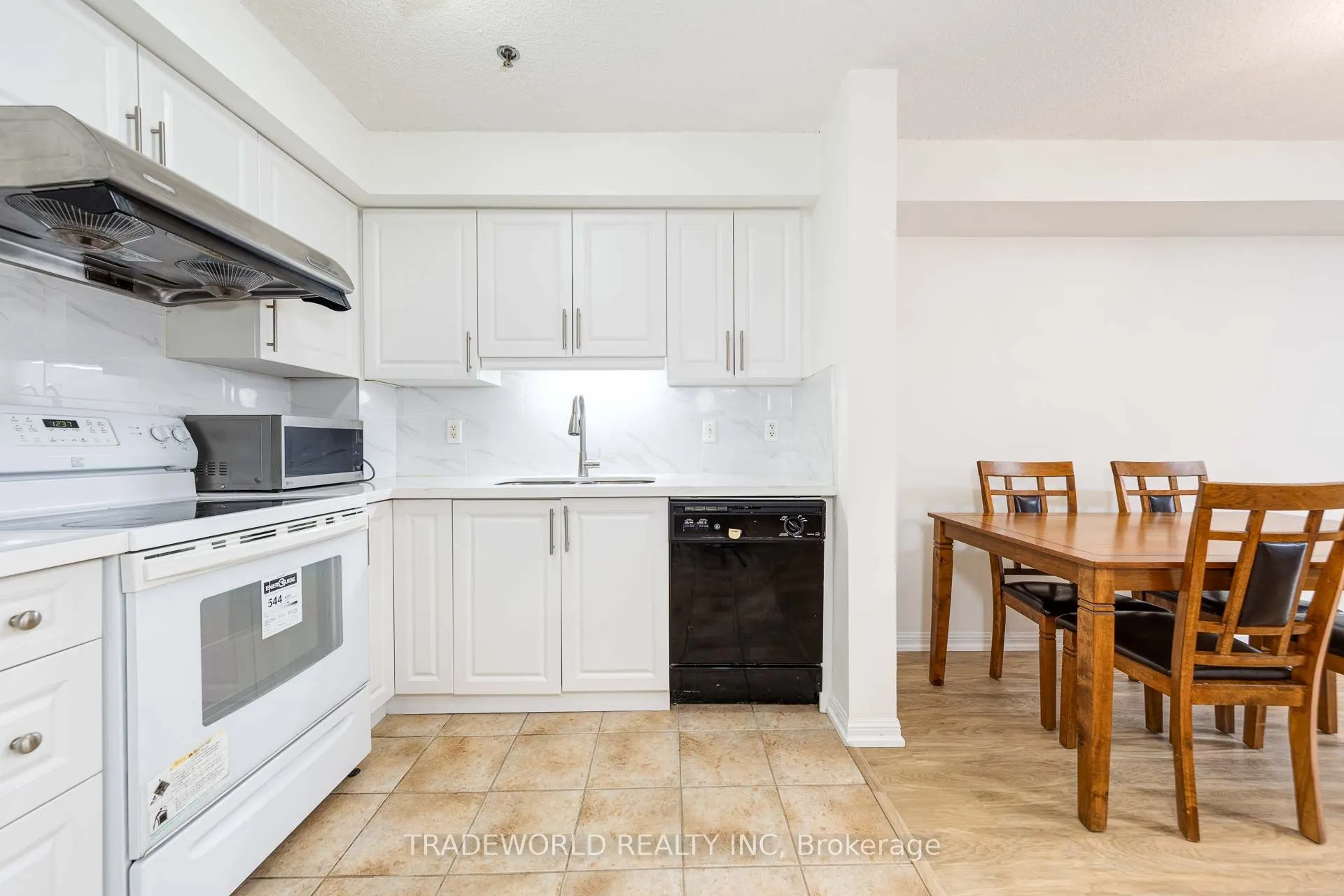 5225 Finch Avenue E, #201