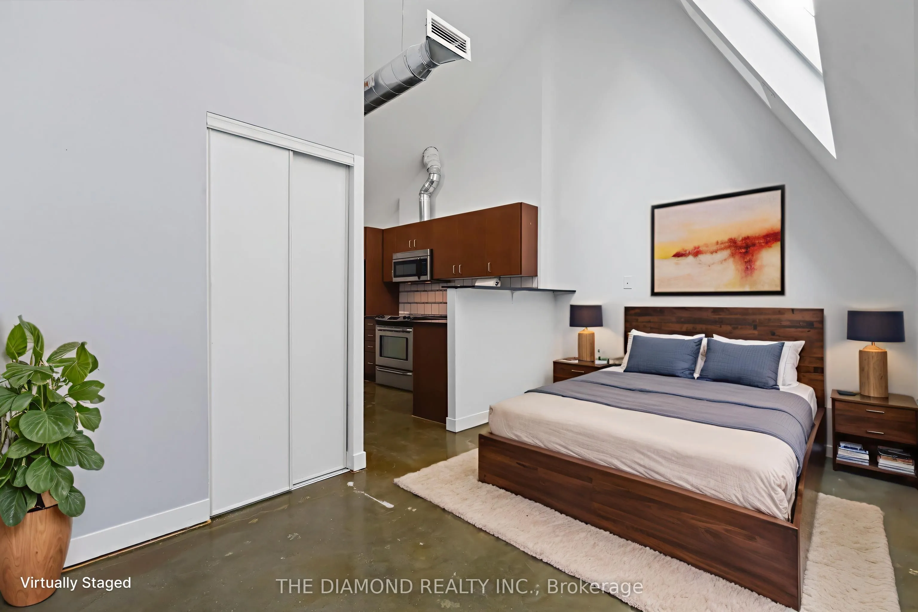 201 Carlaw Avenue, #255