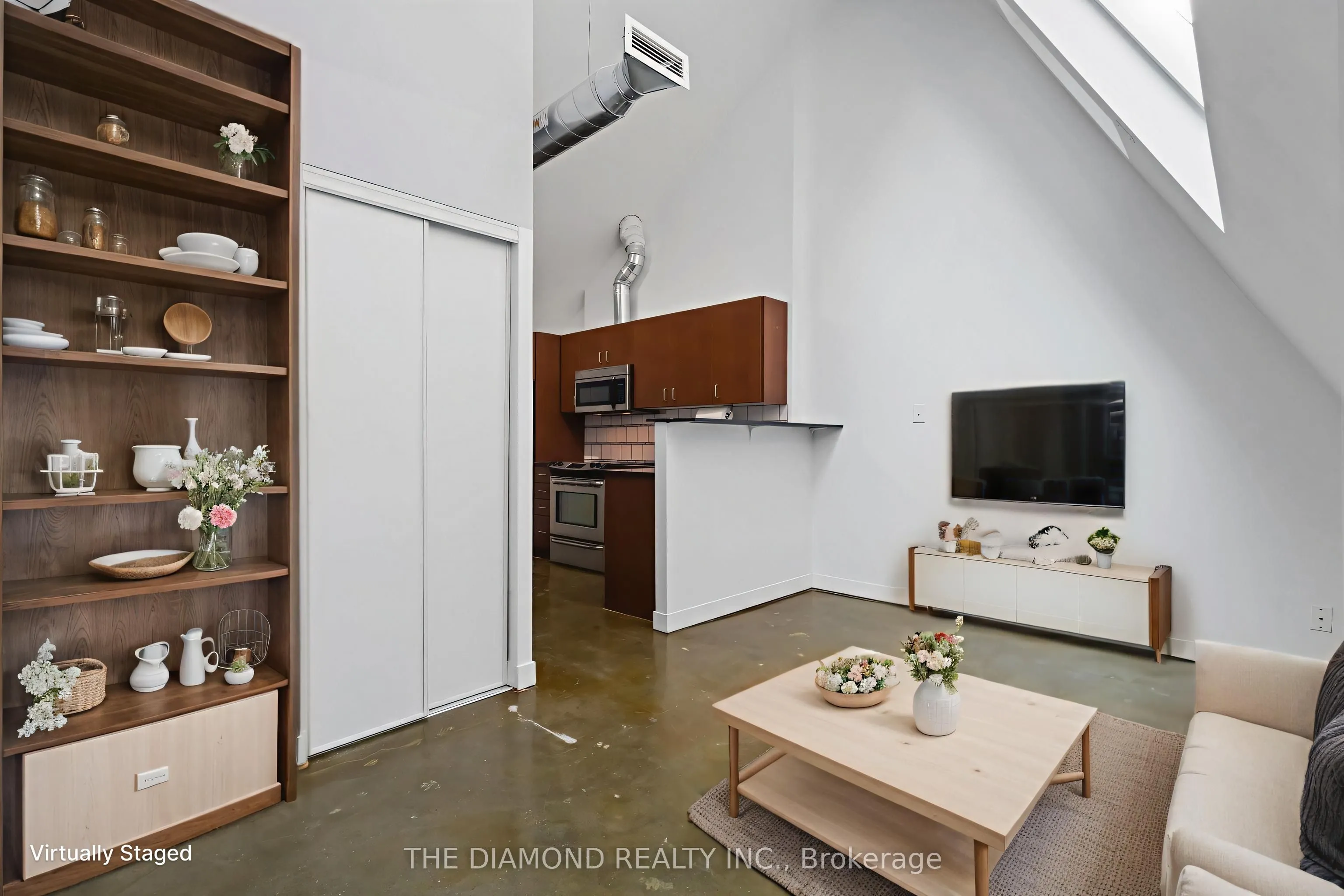 201 Carlaw Avenue, #255