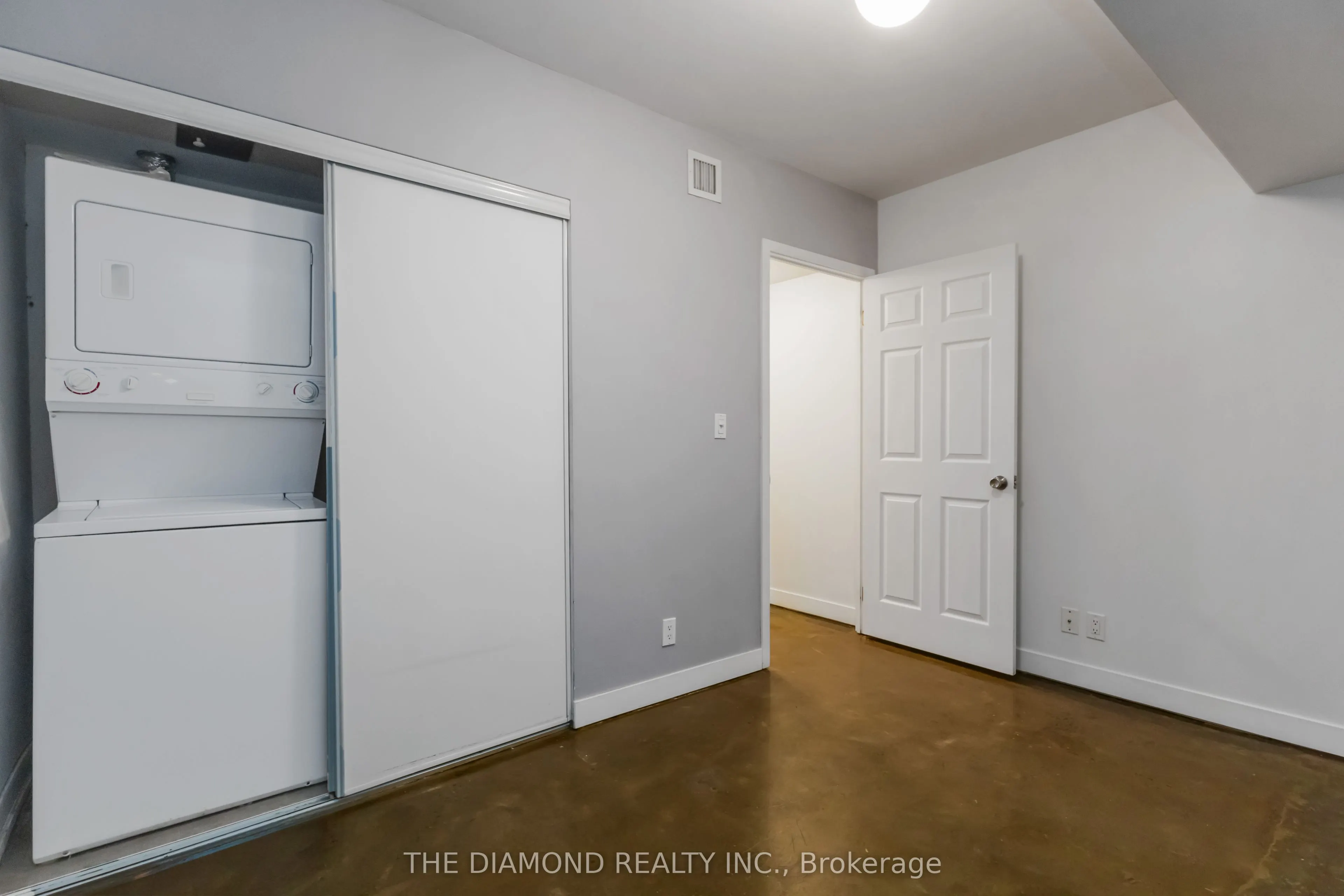 201 Carlaw Avenue, #255