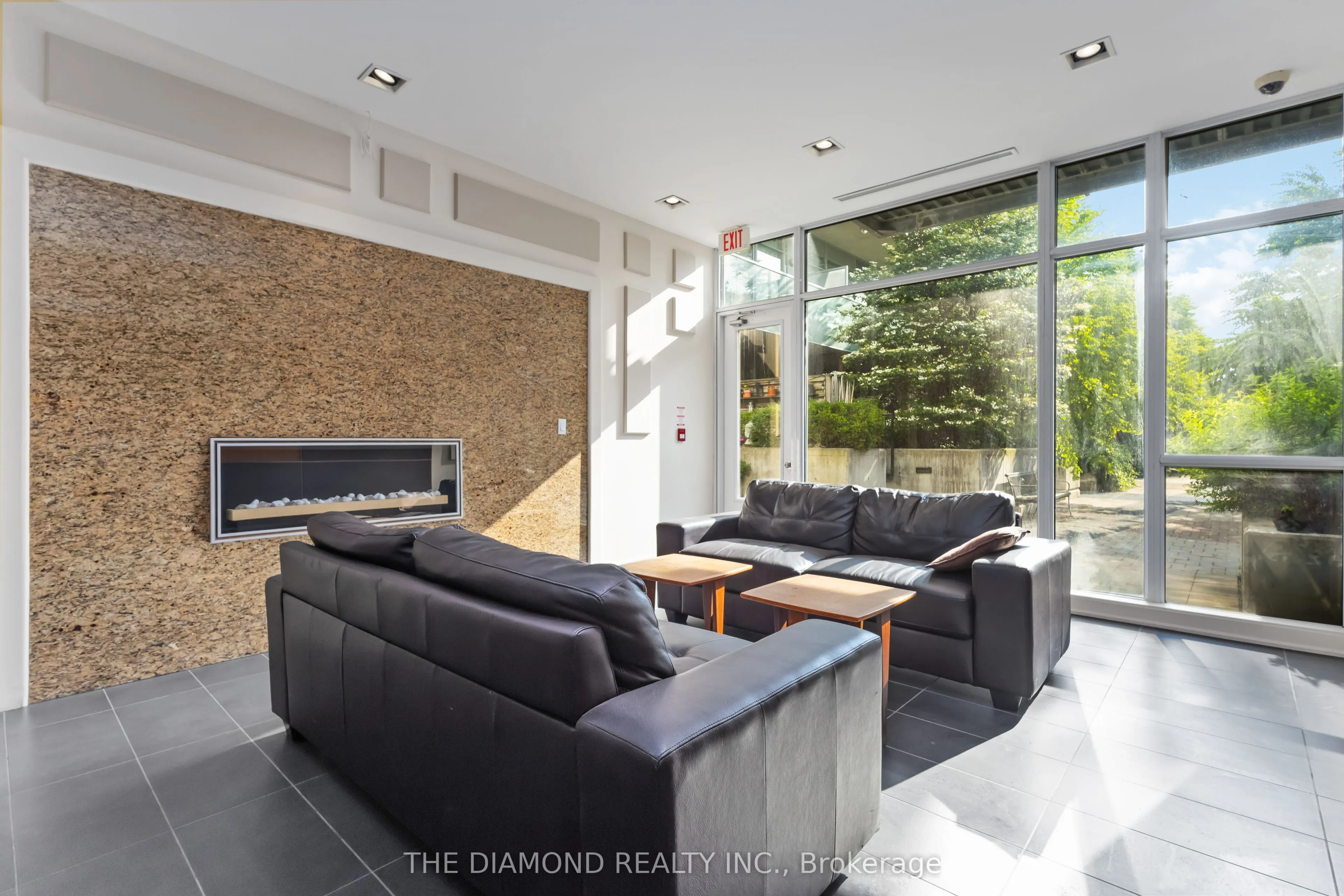 201 Carlaw Avenue, #255