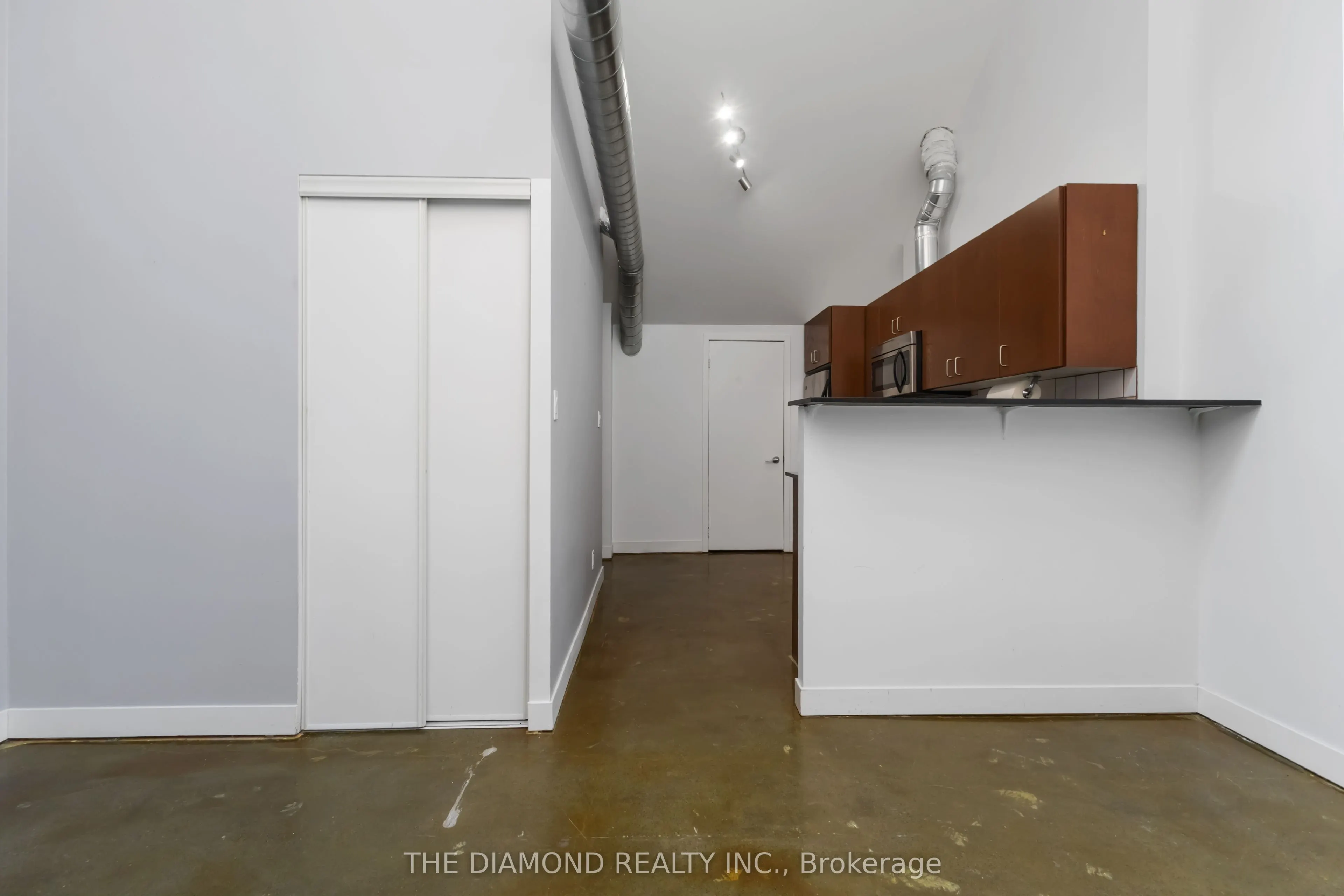 201 Carlaw Avenue, #255