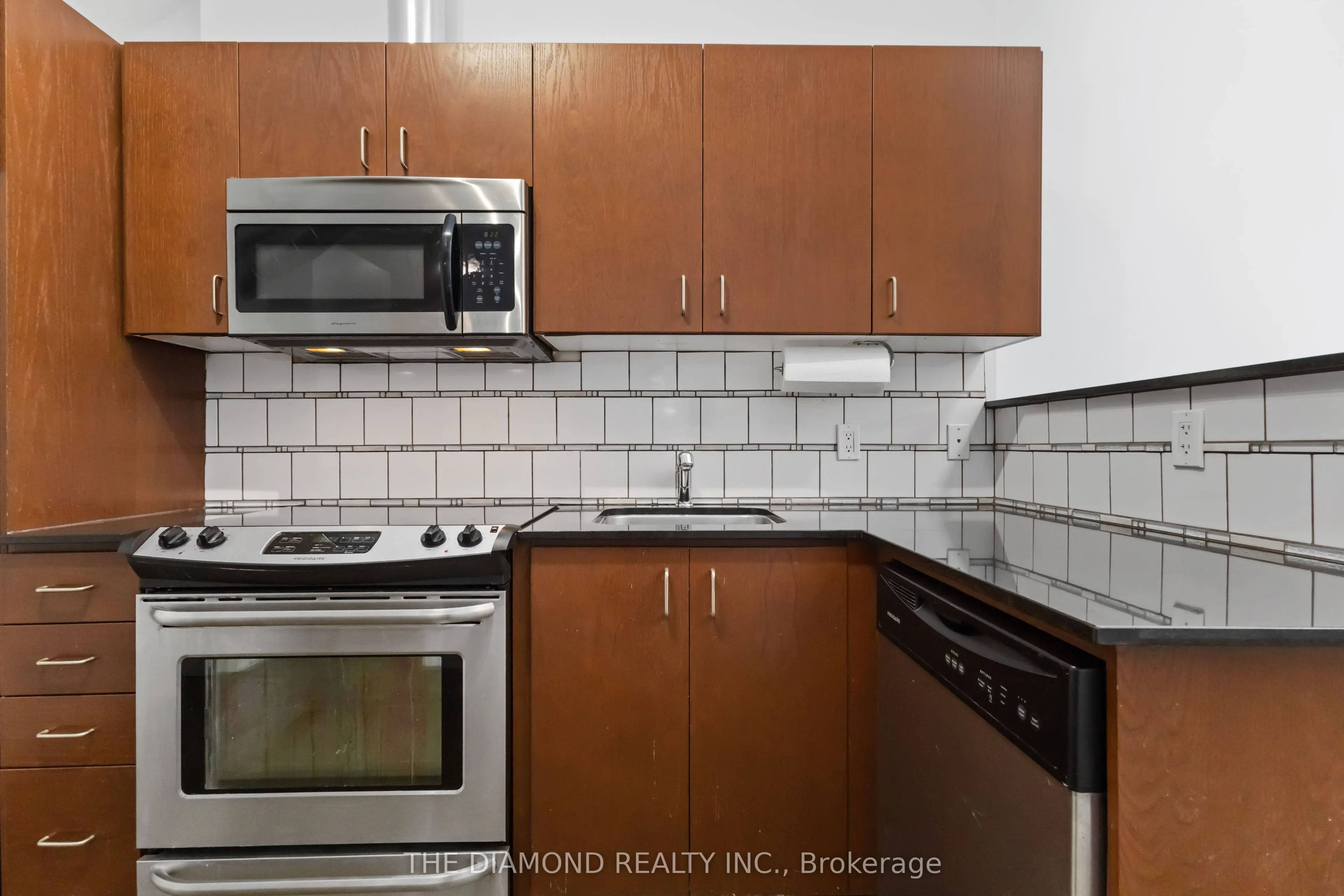 201 Carlaw Avenue, #255