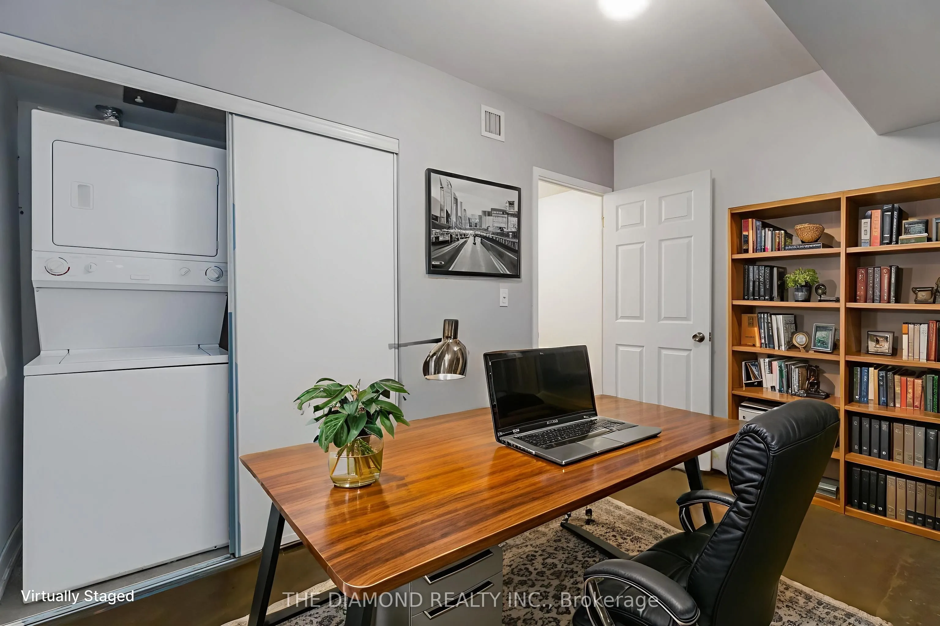 201 Carlaw Avenue, #255