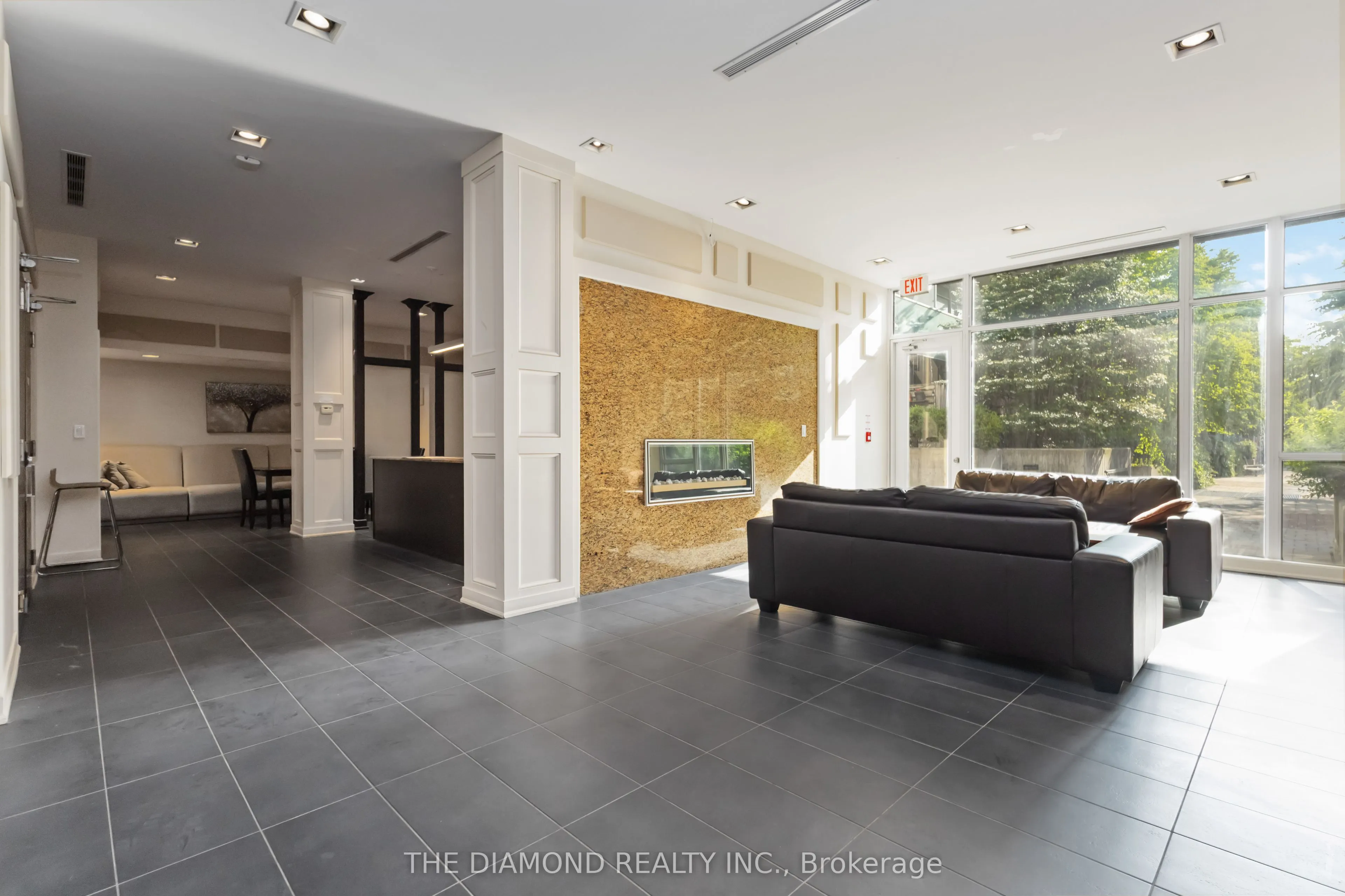 201 Carlaw Avenue, #255
