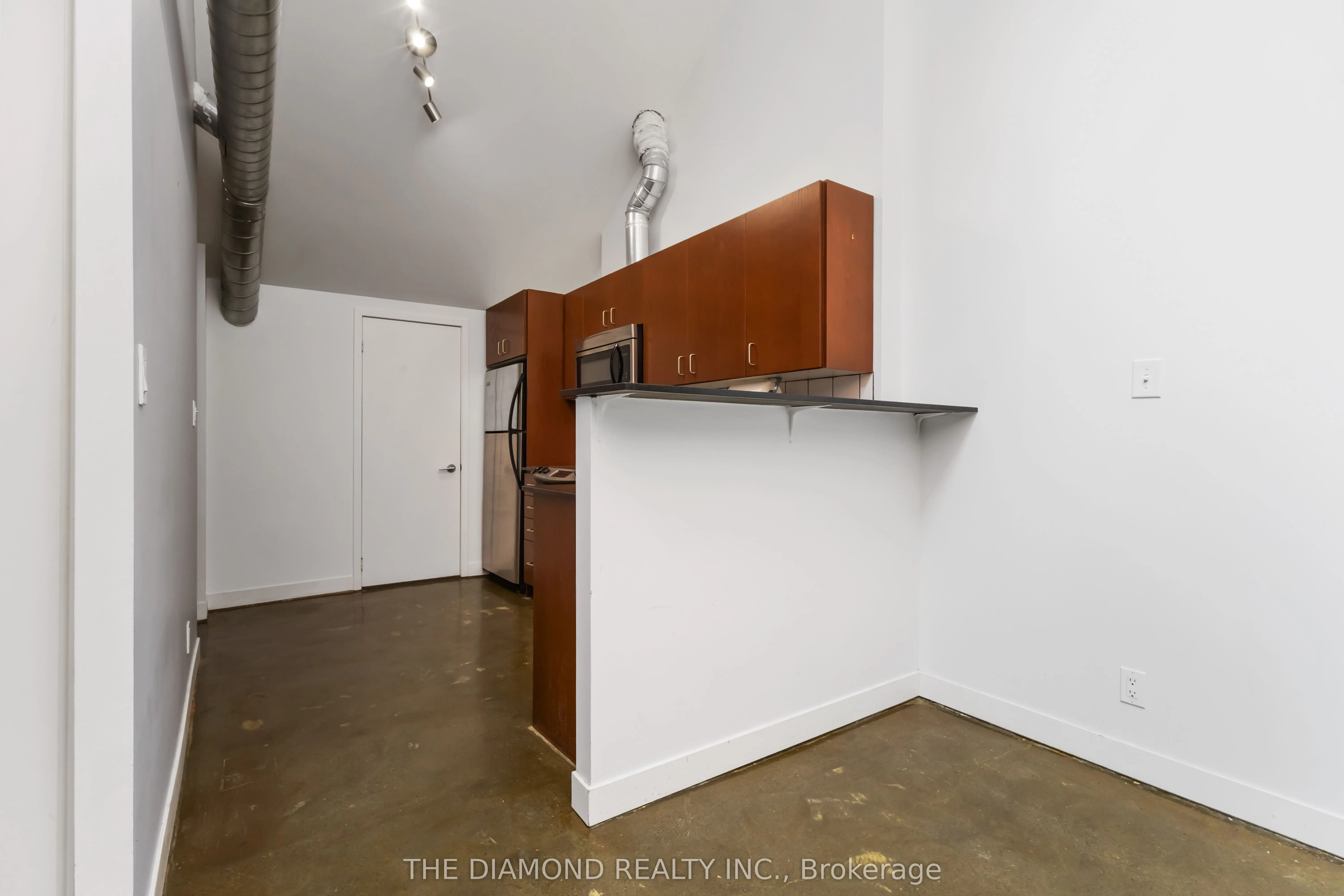201 Carlaw Avenue, #255