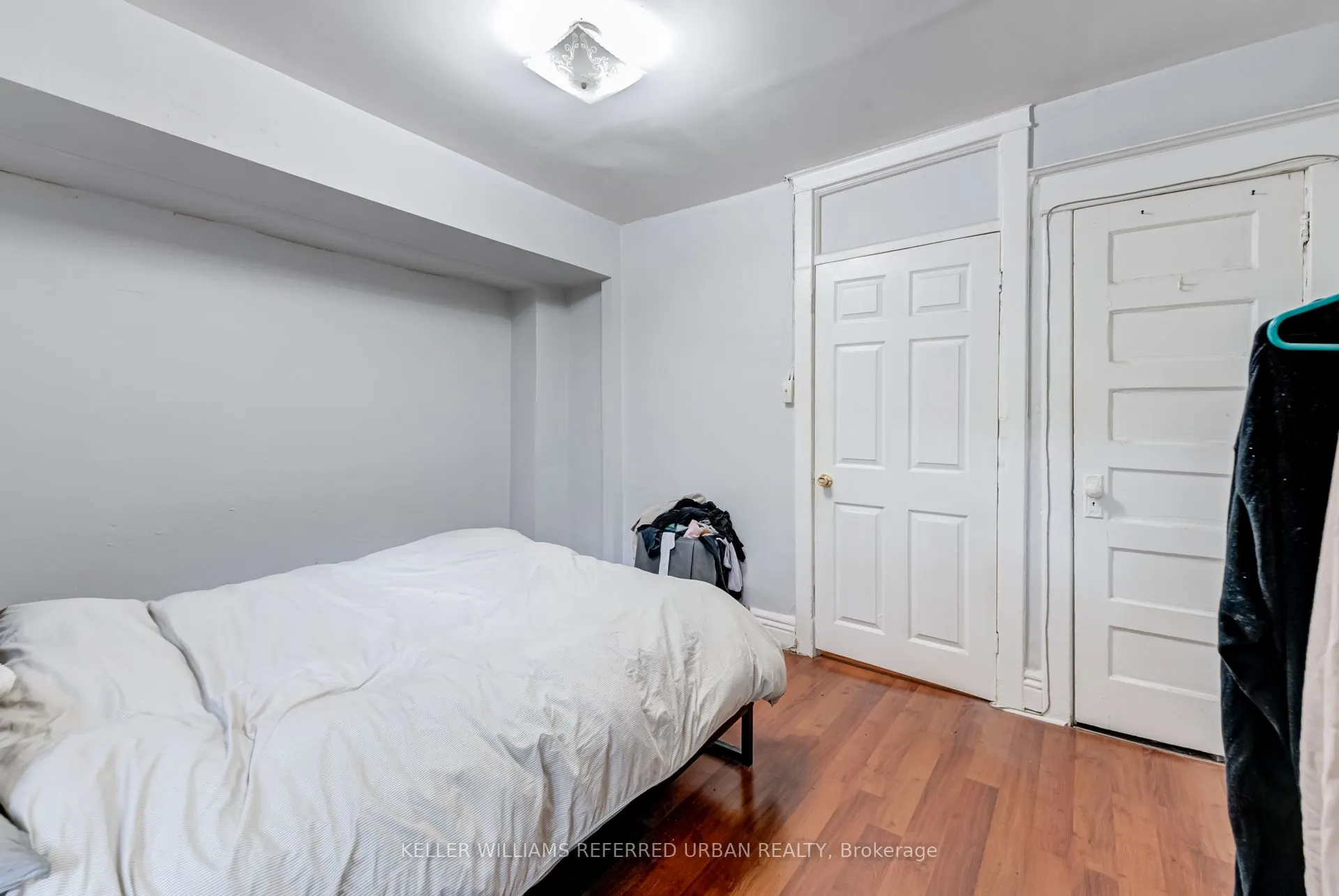 1118 Queen Street E