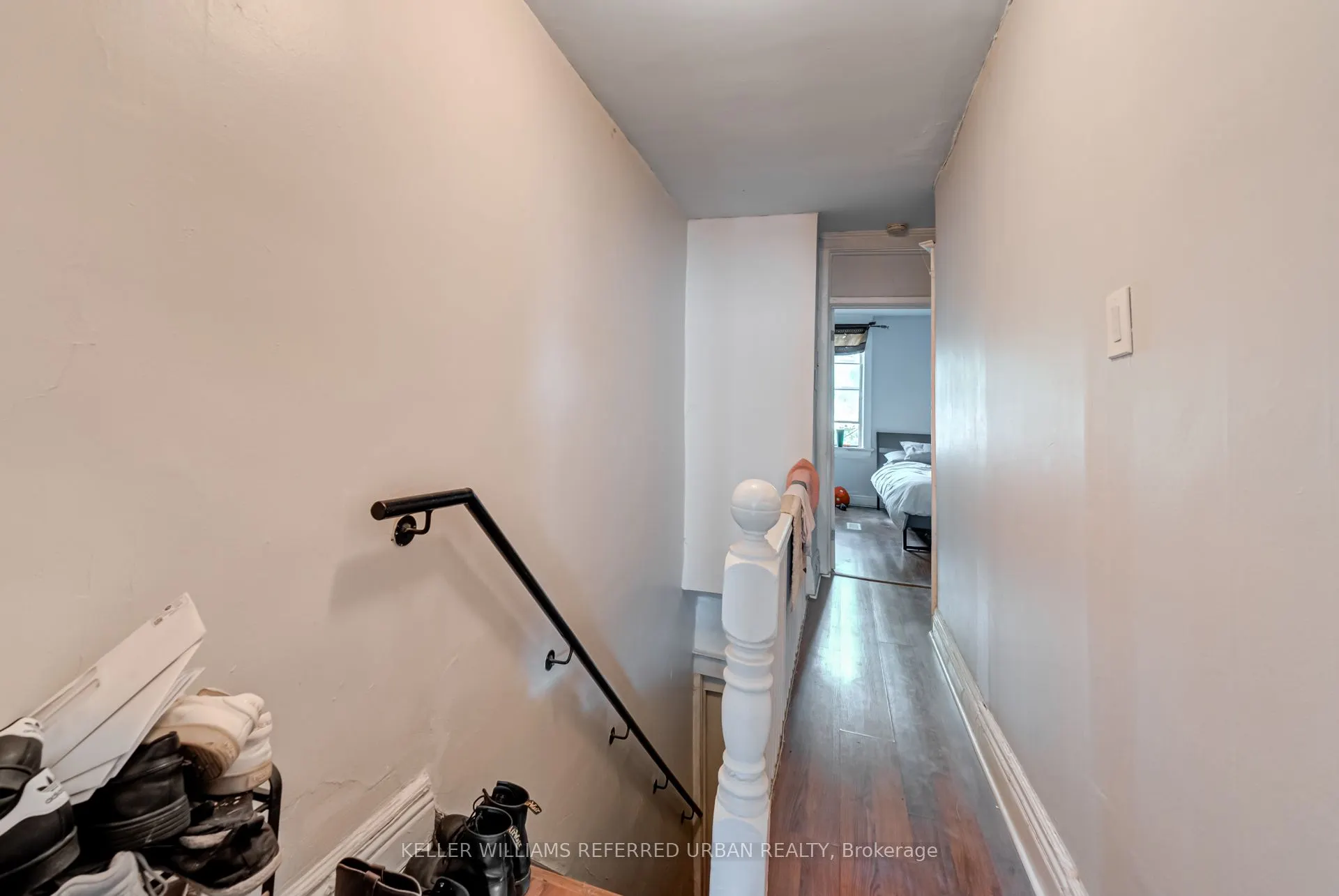 1118 Queen Street E