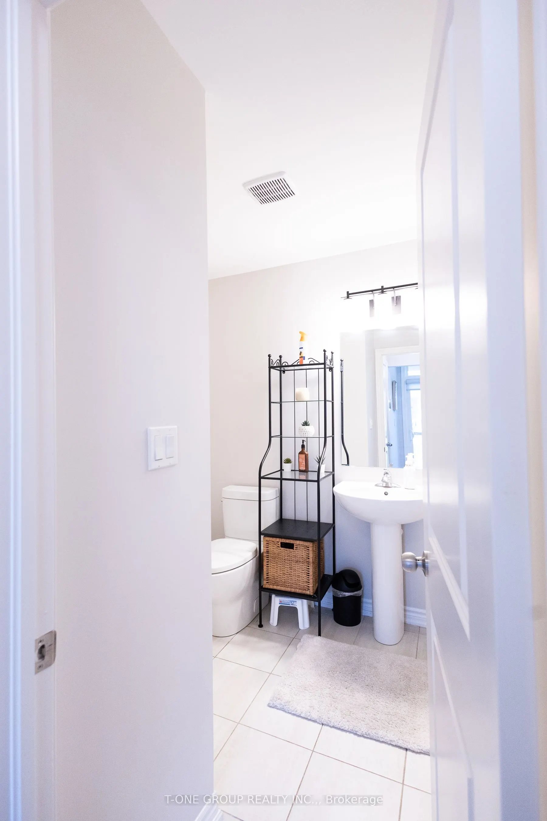 2728 William Jackson Drive, #7