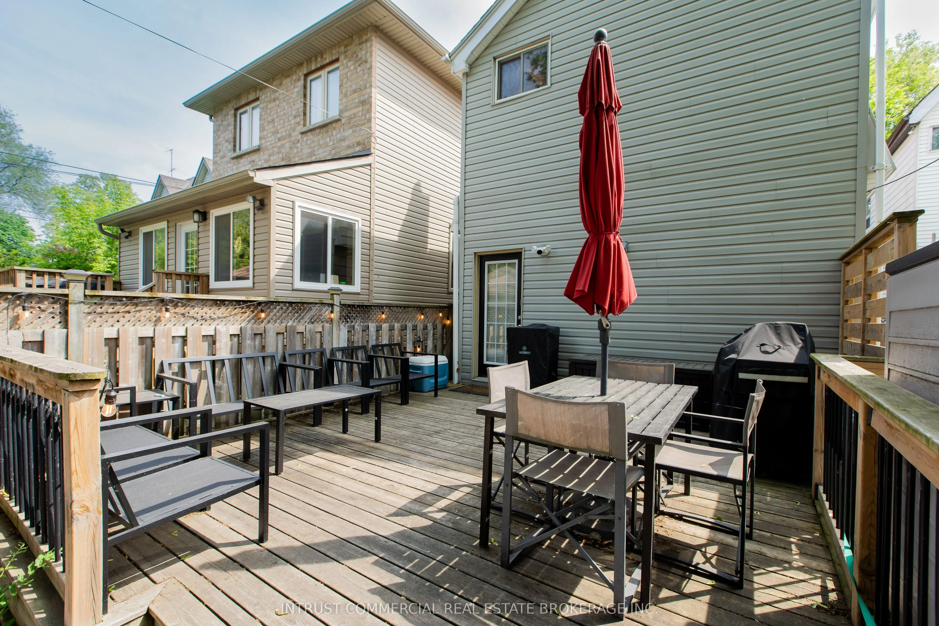 398 Leslie Street