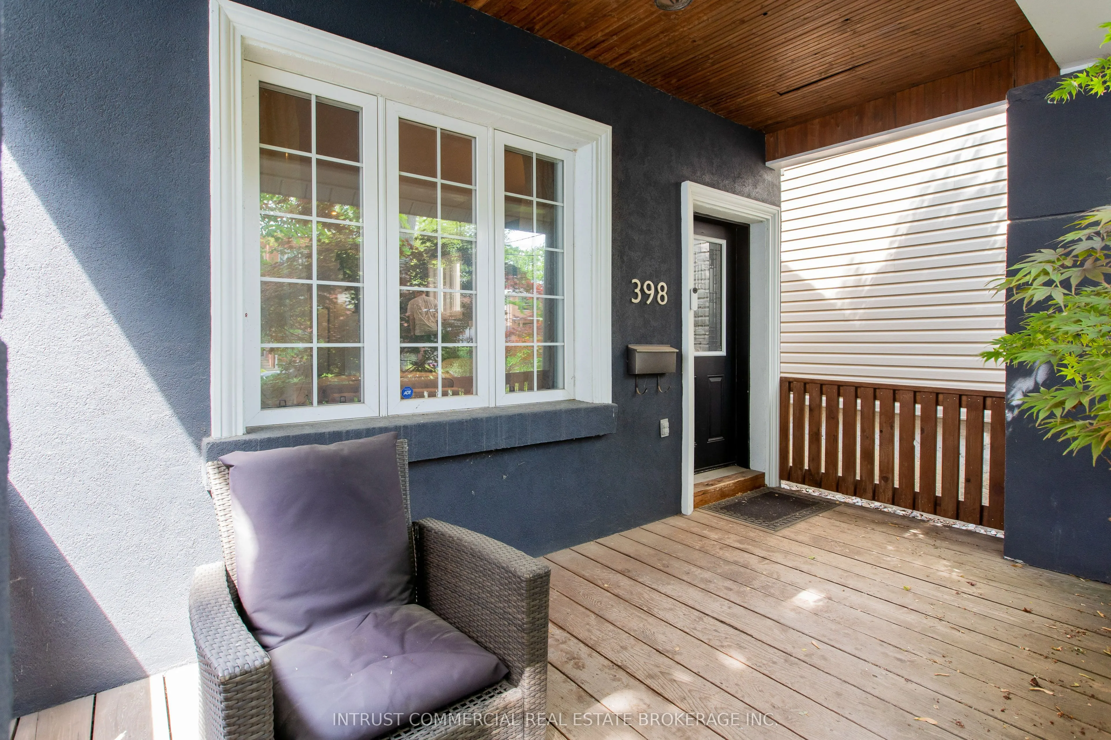 398 Leslie Street