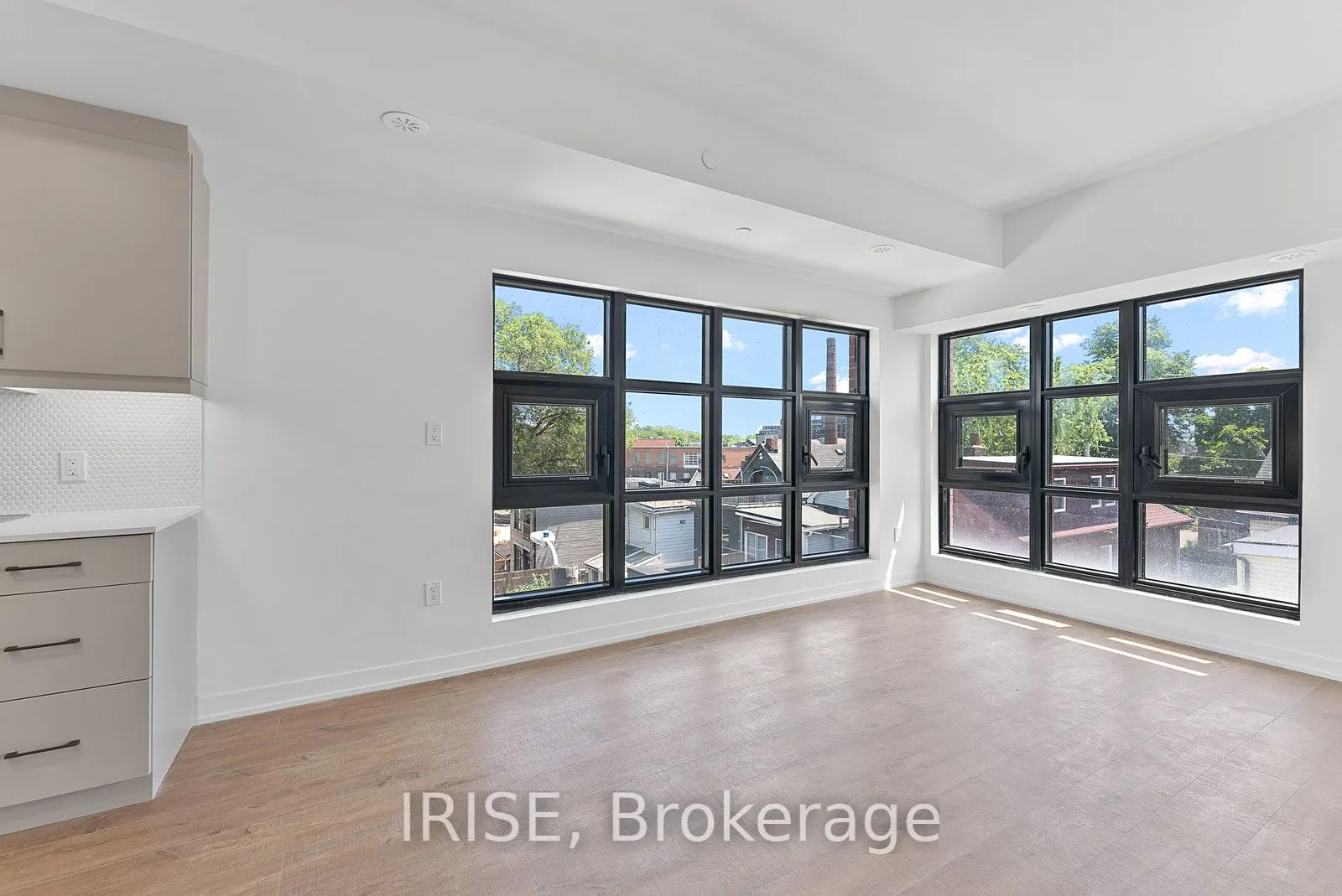 485 Logan Avenue S, #310