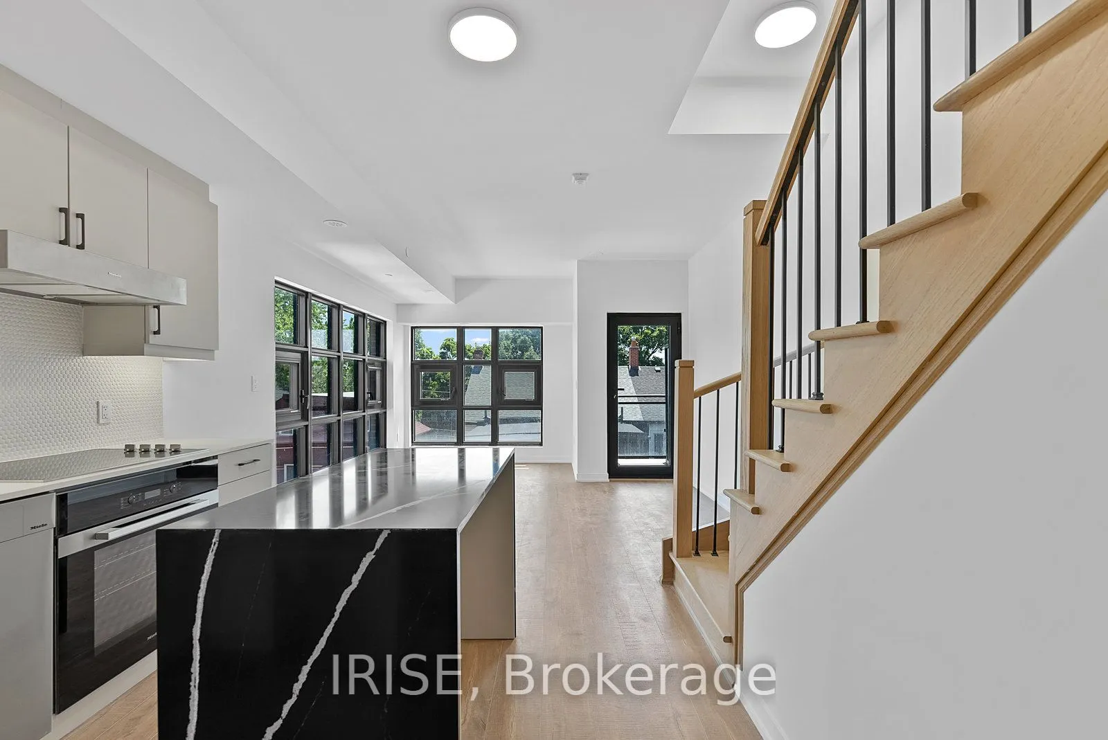 485 Logan Avenue S, #310