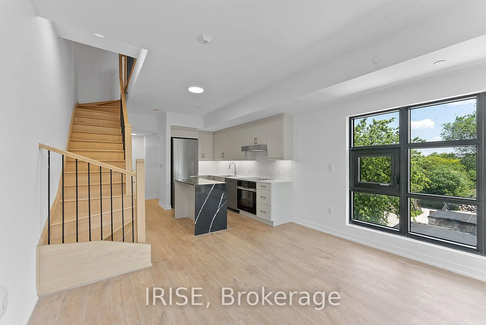 485 Logan Avenue S, #310