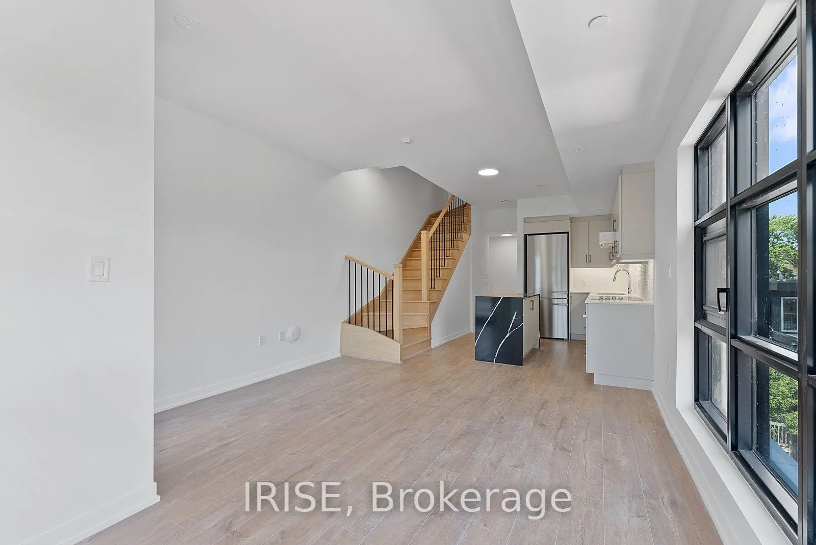 485 Logan Avenue S, #310