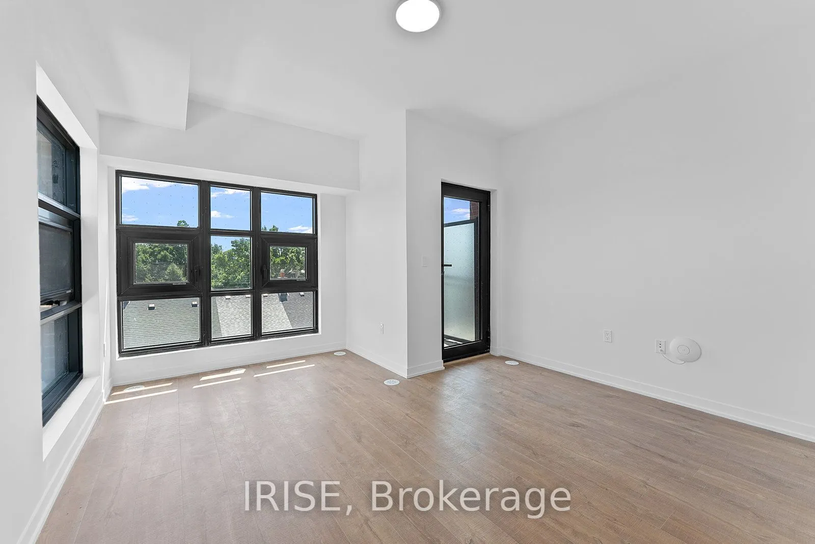 485 Logan Avenue S, #310
