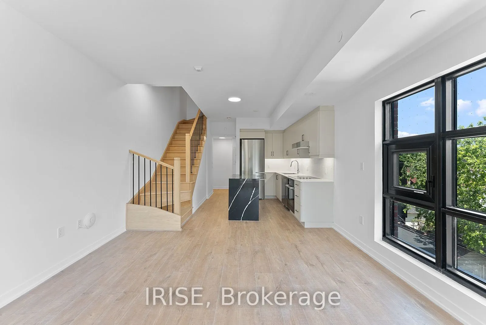 485 Logan Avenue S, #310