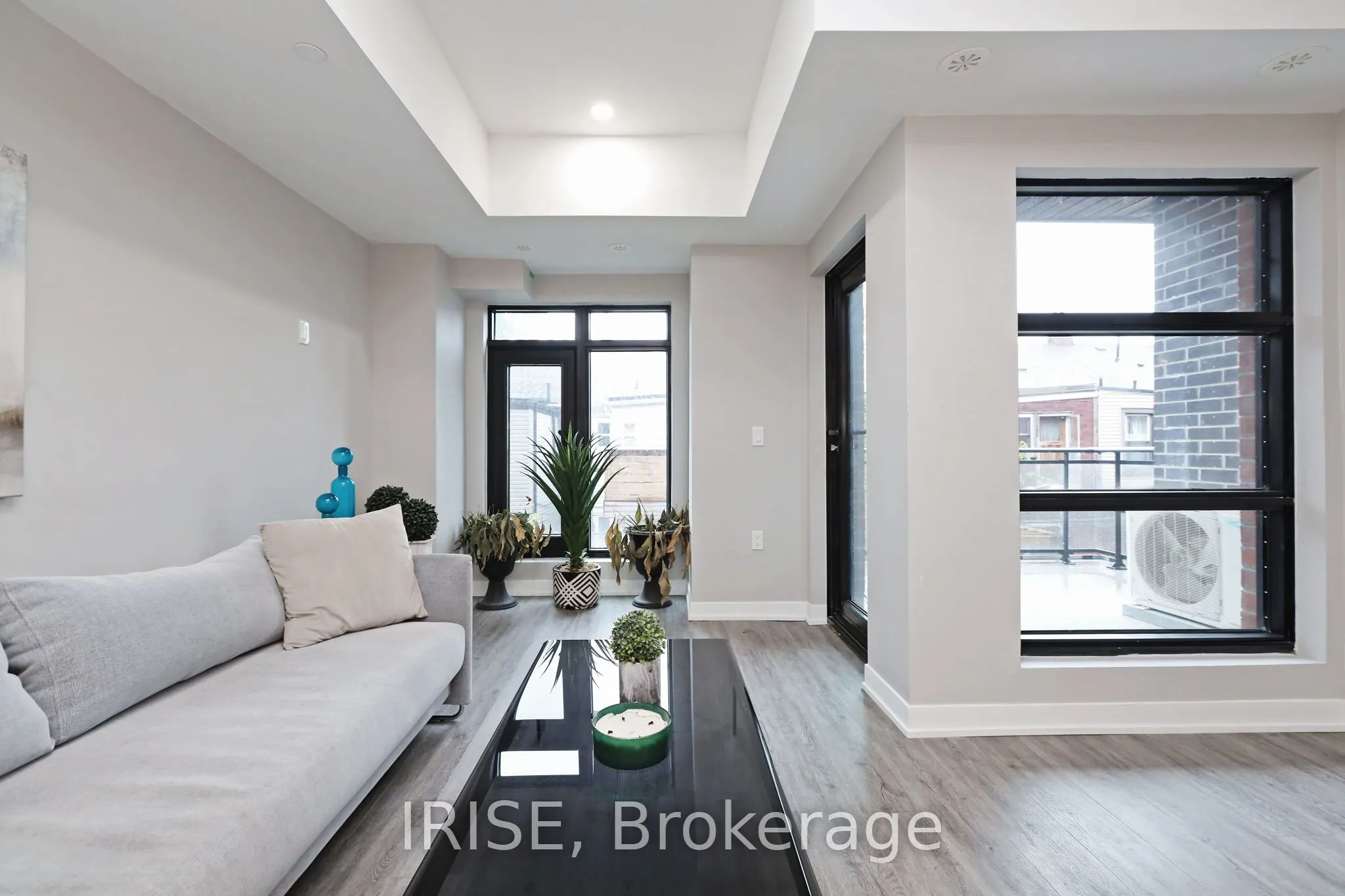 485 Logan Avenue S, #207