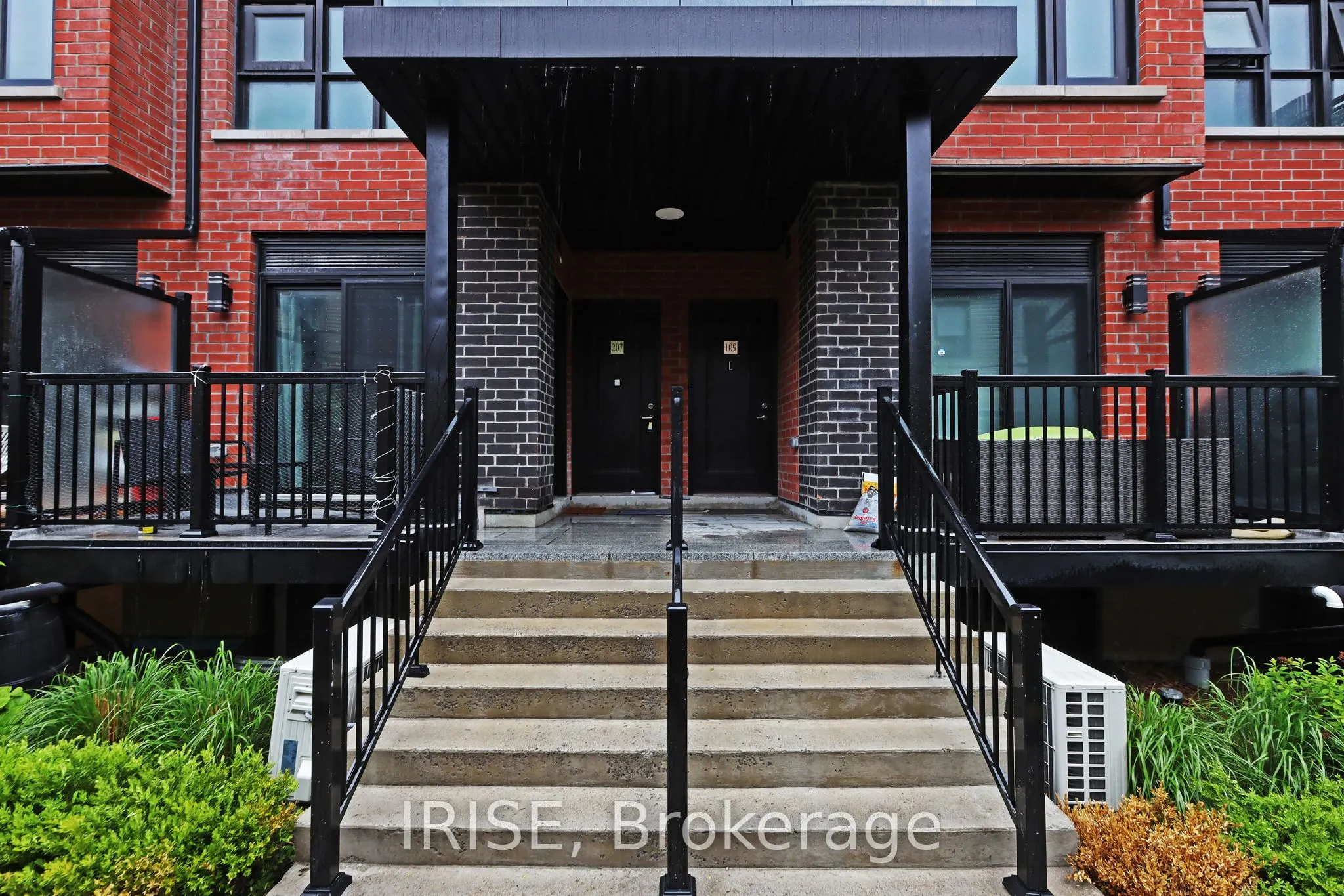 485 Logan Avenue S, #207